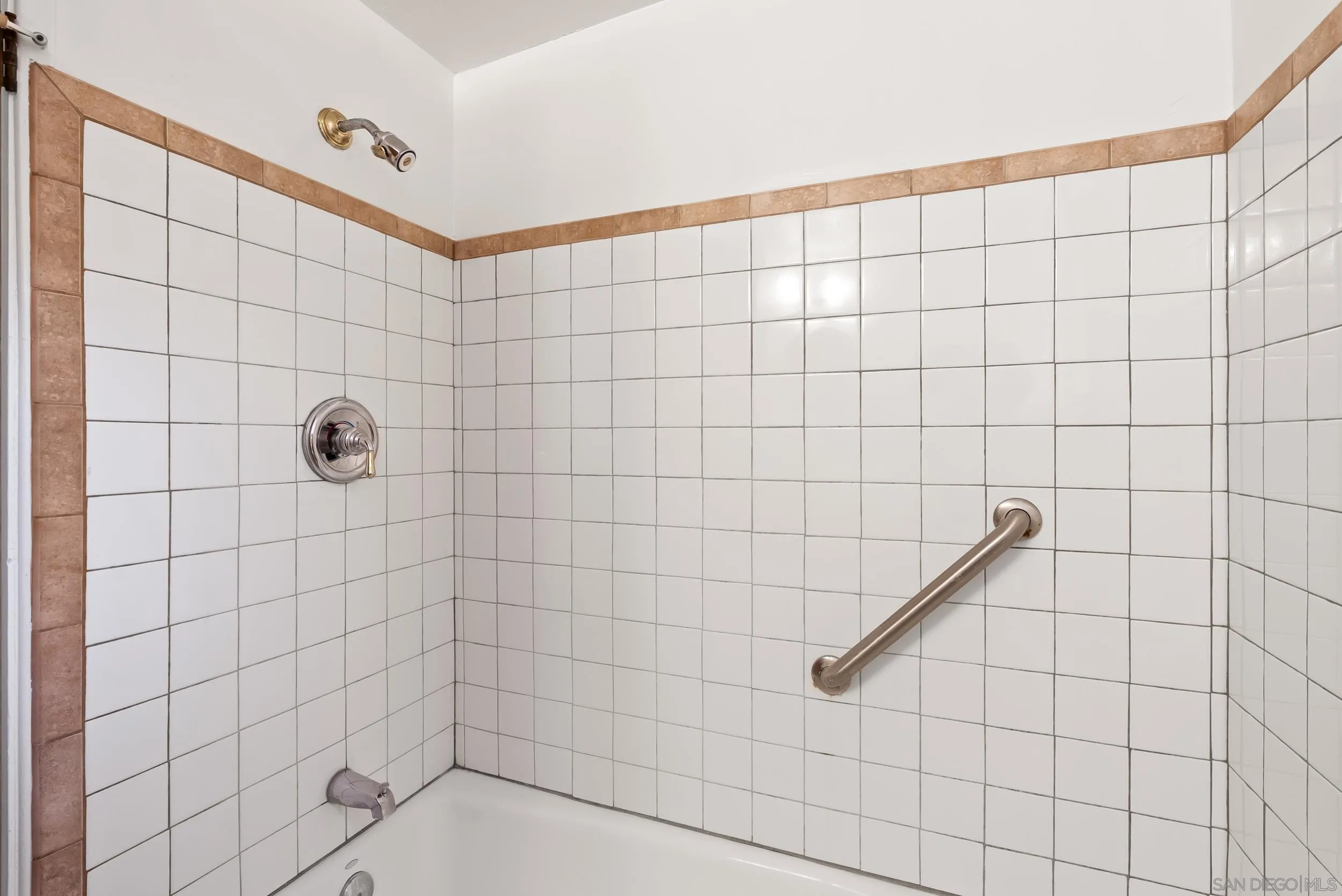 https://cdn.realtyfeed.com/cdn/127/260017382/7cb721ce2e32c9e823cdf15fdd1fe141.webp
