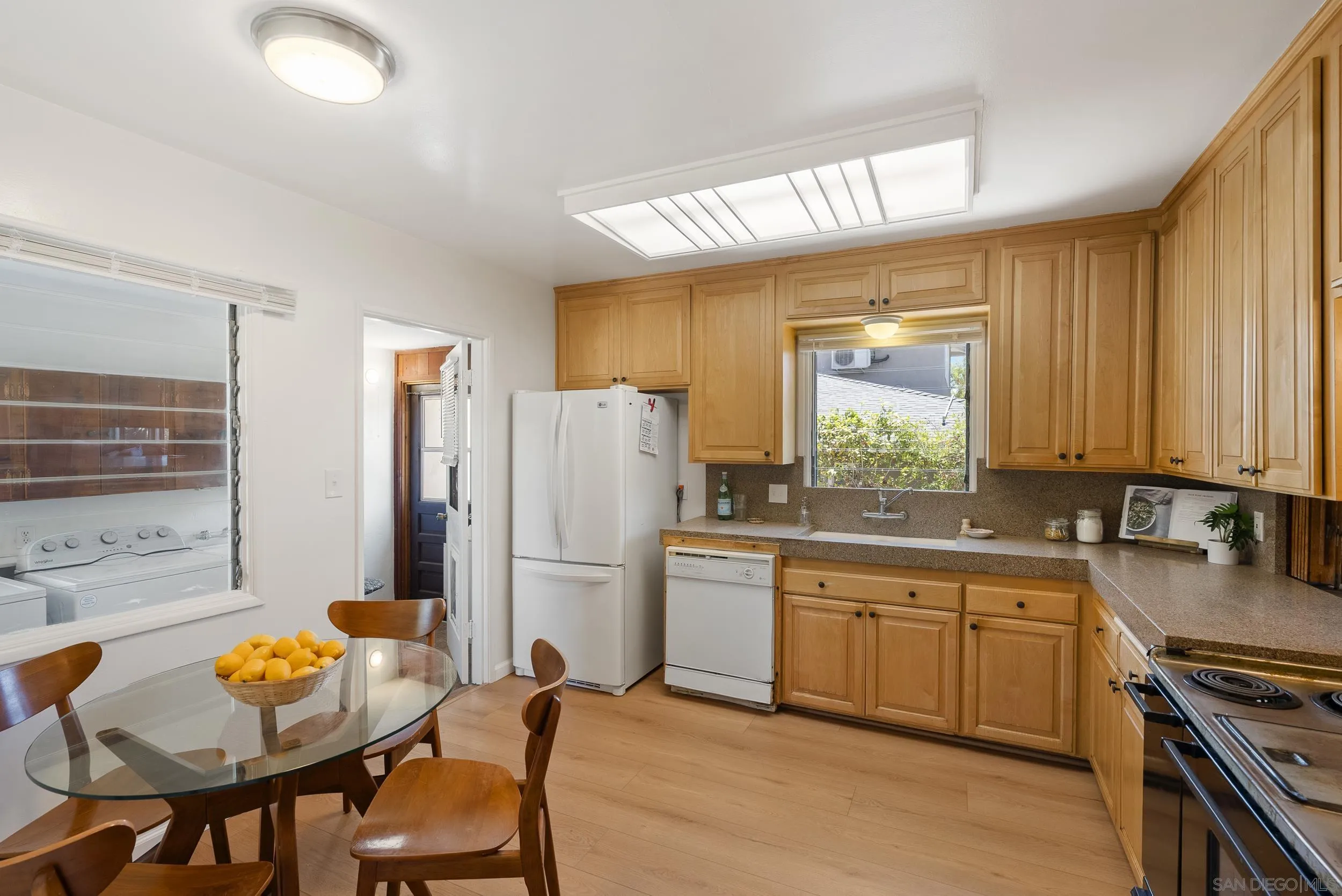 https://cdn.realtyfeed.com/cdn/127/260017382/8934b75478ba3ea654b554f0a4ef5ba1.webp
