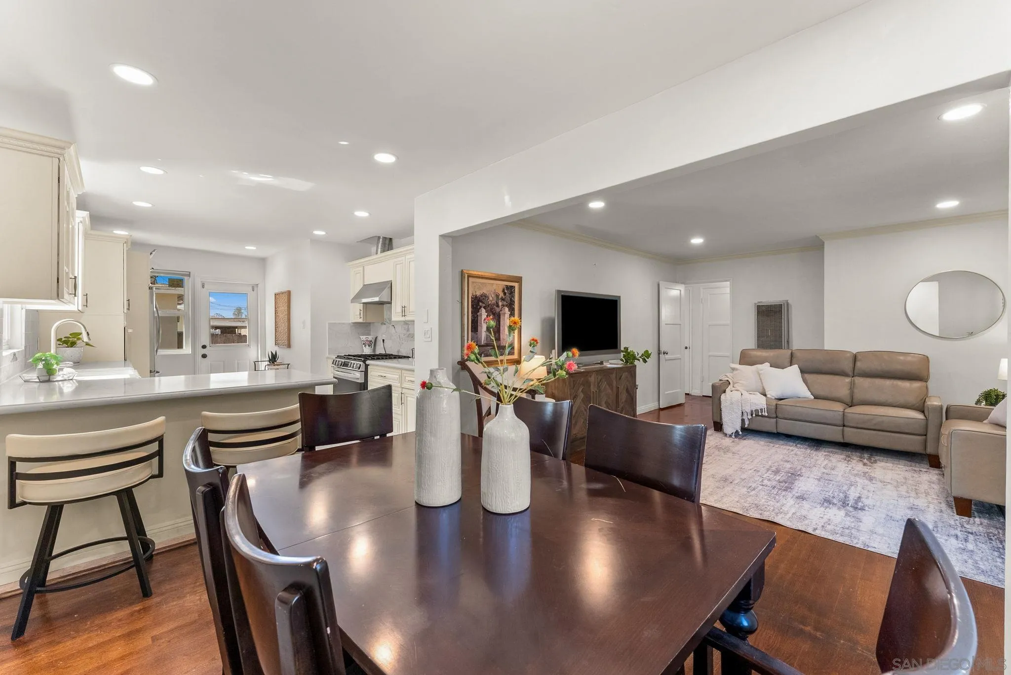 https://cdn.realtyfeed.com/cdn/127/260017384/194d134db9b014f7cc3ec467630fe627.webp