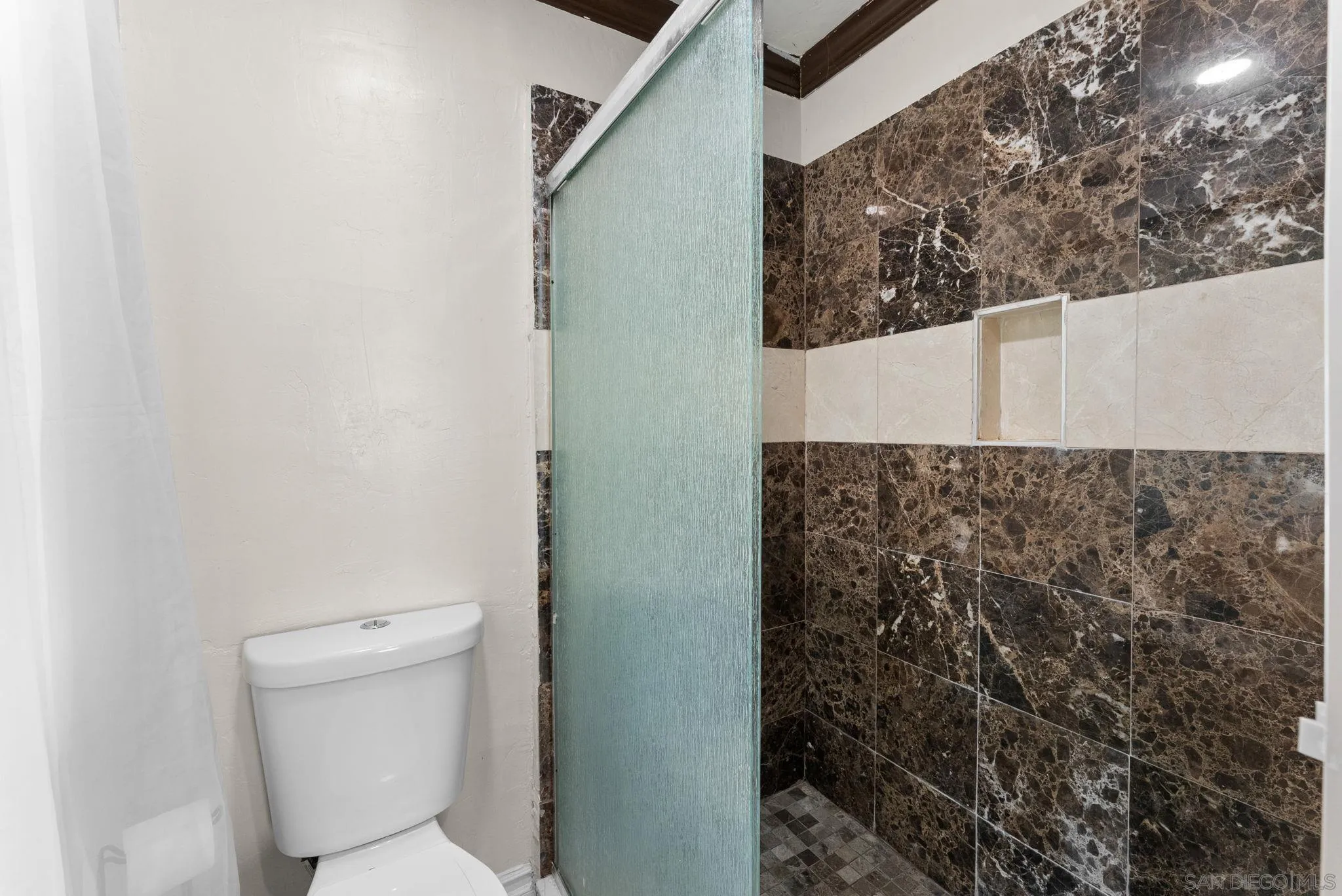 https://cdn.realtyfeed.com/cdn/127/260017384/59ba4f0fb1ffa89c7080ab483e58da65.webp