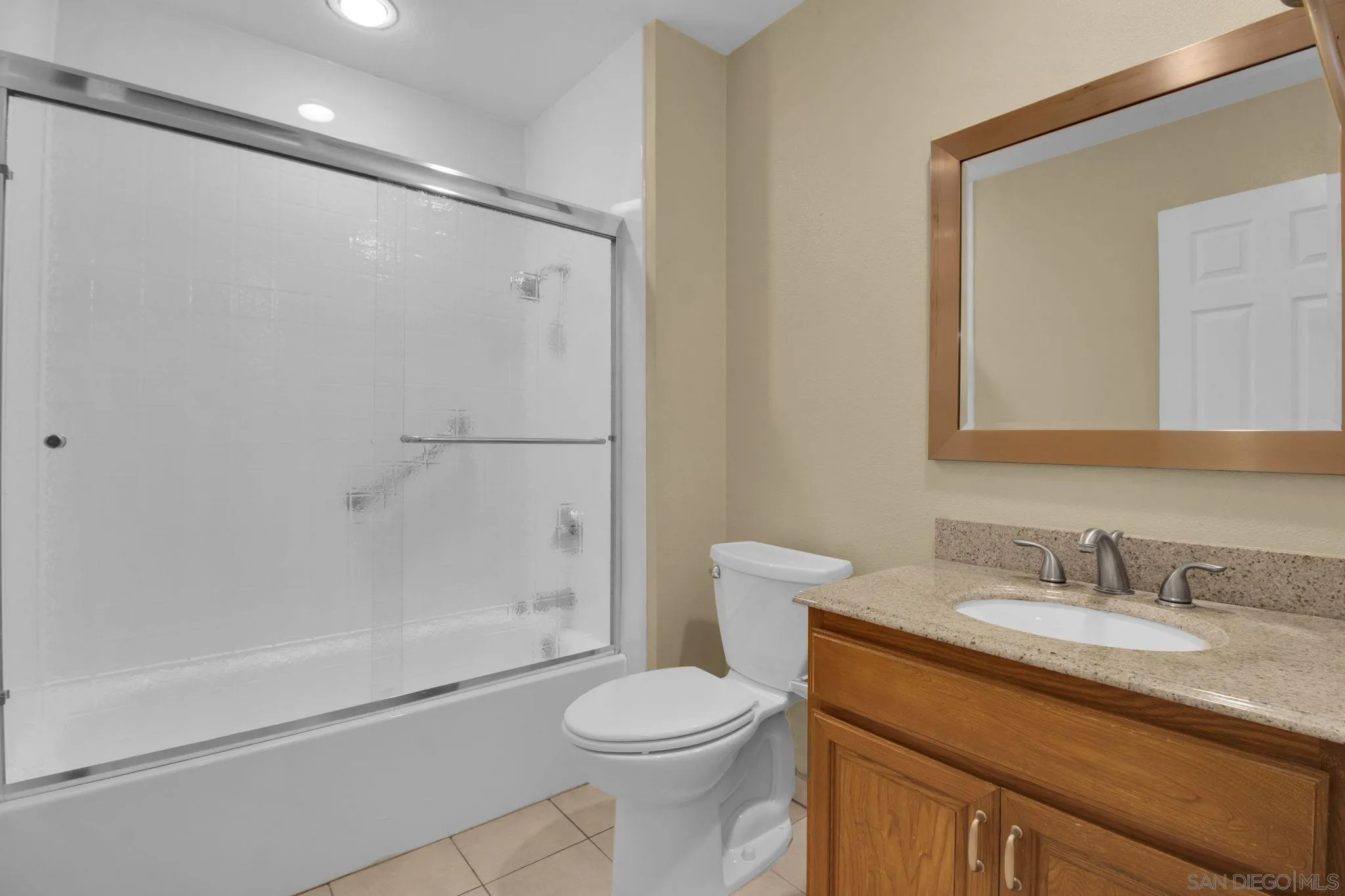 https://cdn.realtyfeed.com/cdn/127/260017387/50d301cafcb0724f89ad6572c07f527f.webp