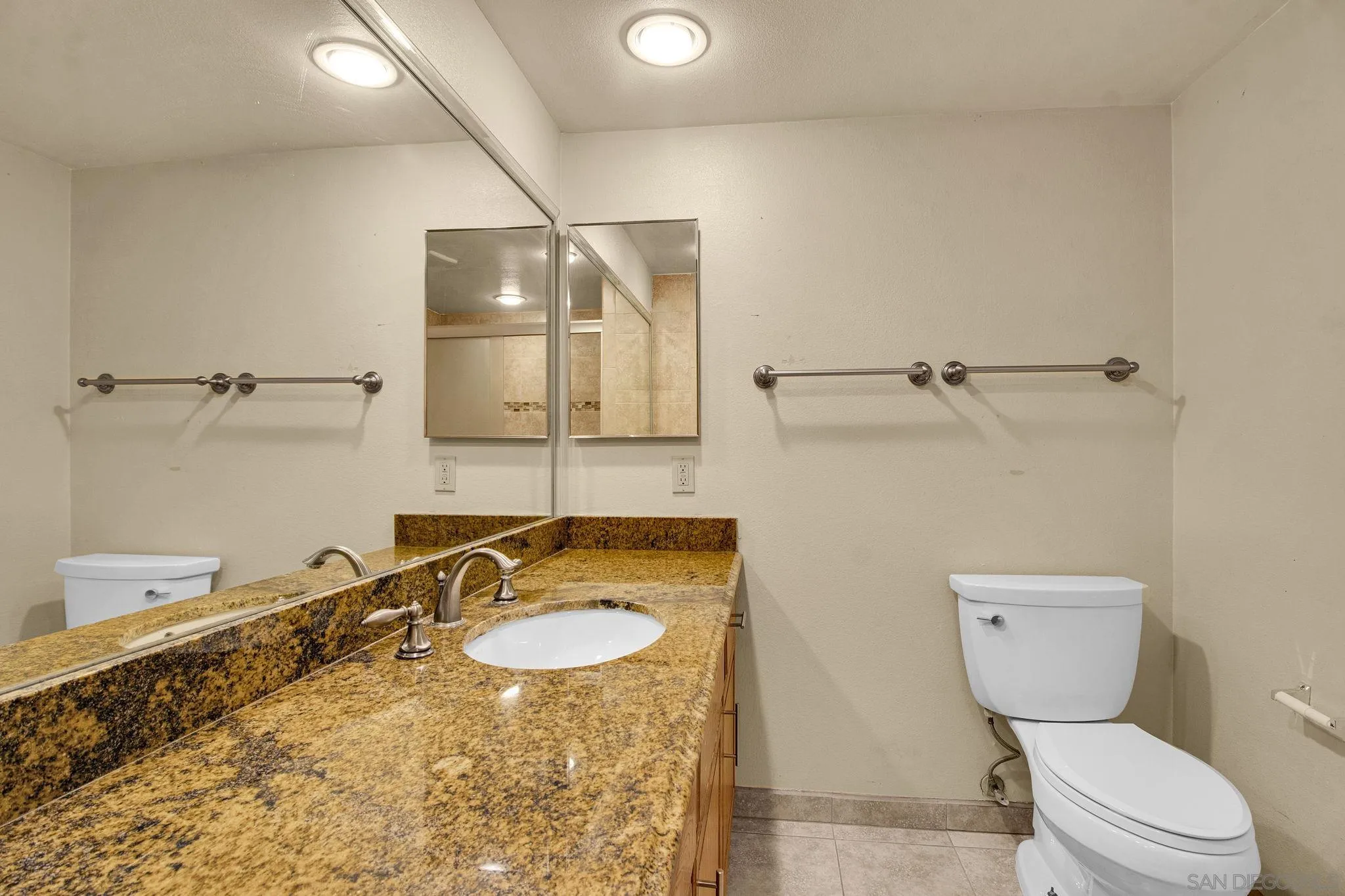https://cdn.realtyfeed.com/cdn/127/260017387/59f0c8db601c4f7107d0b72261bf400d.webp