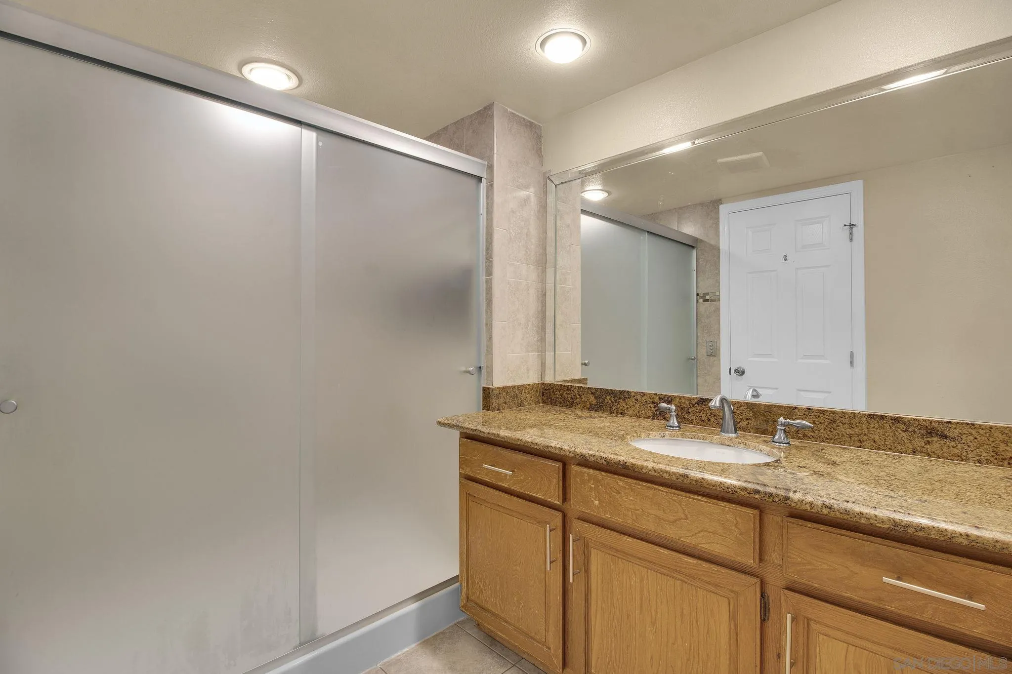 https://cdn.realtyfeed.com/cdn/127/260017387/5c5dba503685f3bdac59b9b49cef149d.webp
