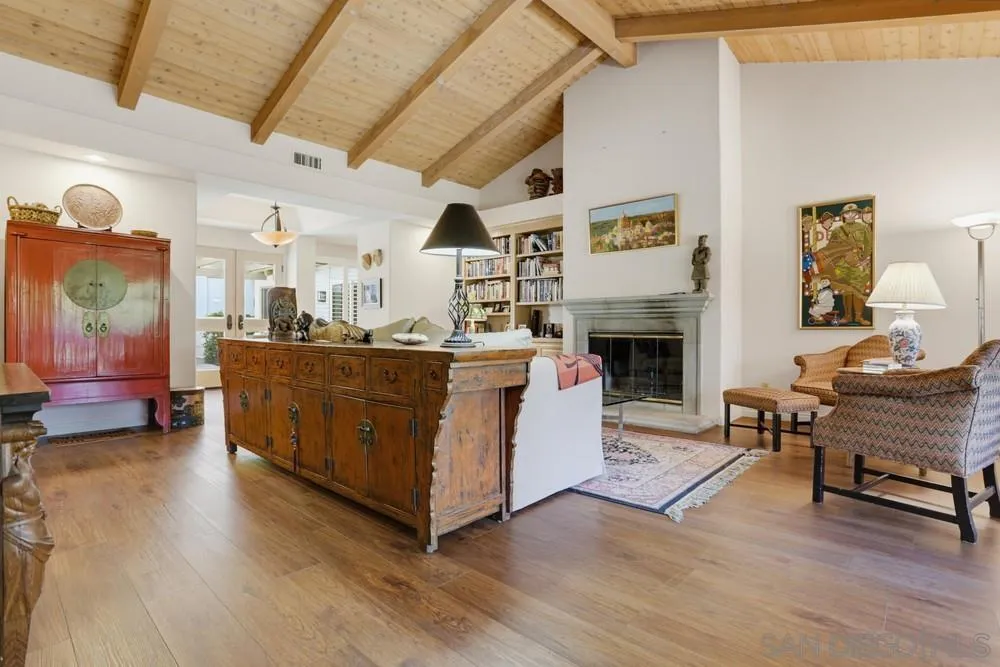 https://cdn.realtyfeed.com/cdn/127/260017392/2d437b6ce22508eca6aee03a5c759e55.webp