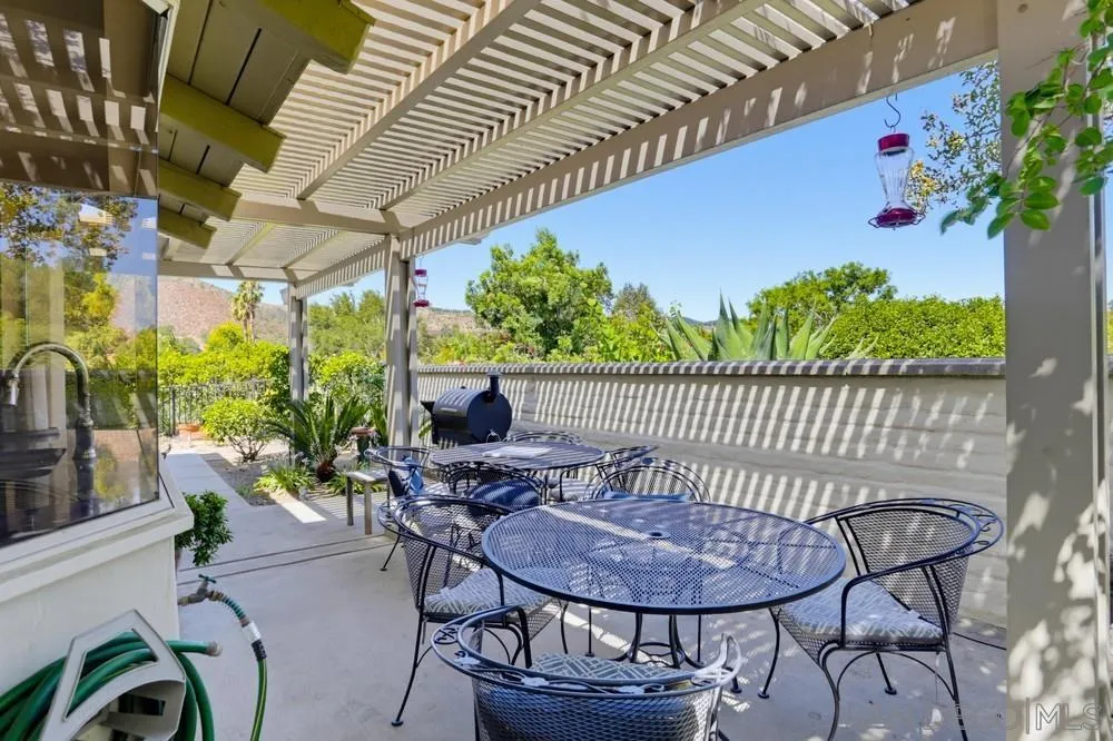 https://cdn.realtyfeed.com/cdn/127/260017392/d9dd7d01bea9edce663bbf8d193c1cd7.webp
