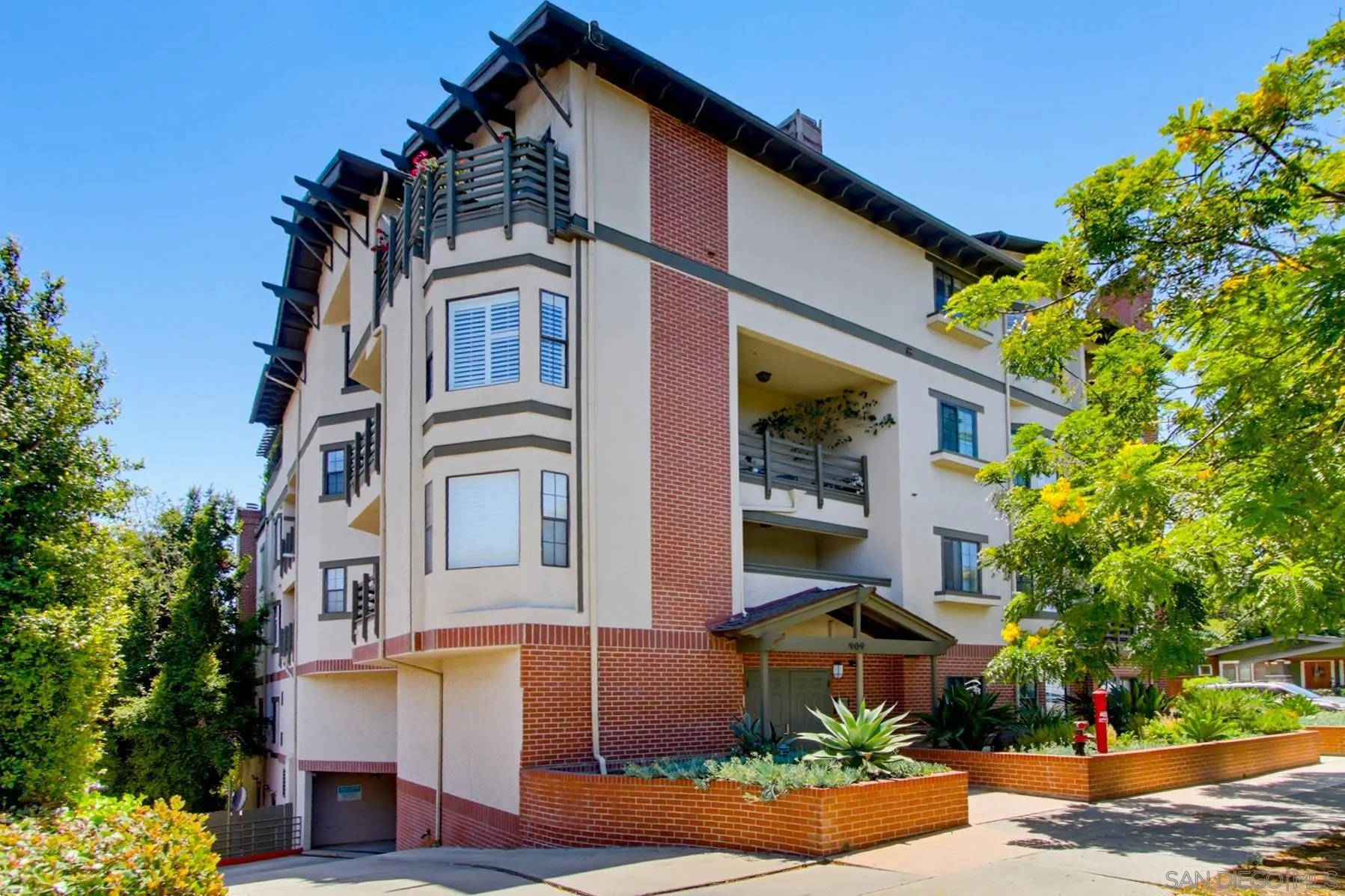 https://cdn.realtyfeed.com/cdn/127/260017394/5a003fd5fe90809937df103243af5edc.webp