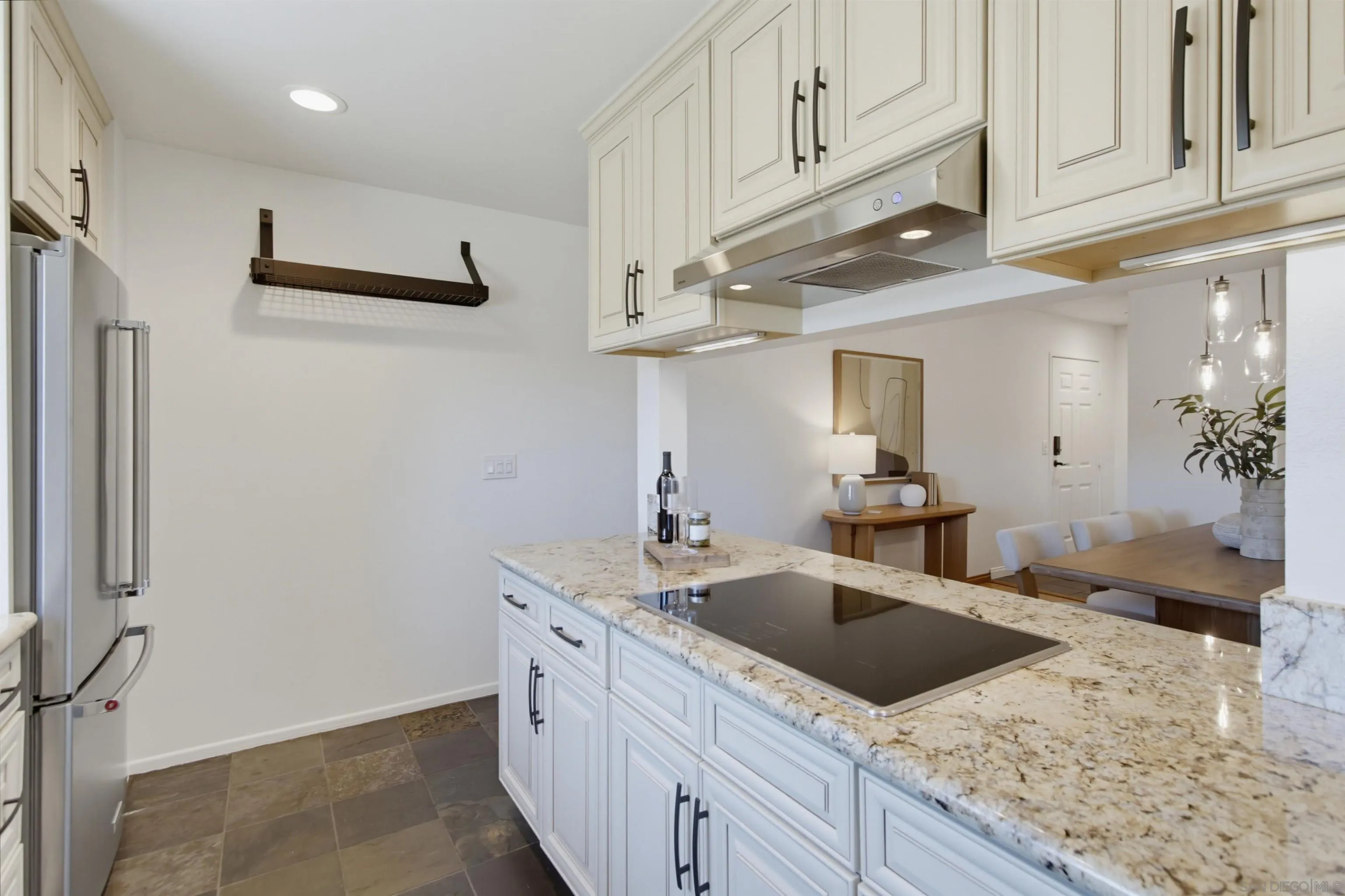 https://cdn.realtyfeed.com/cdn/127/260017394/d1b9fee274455af42f237fd862e48ba4.webp