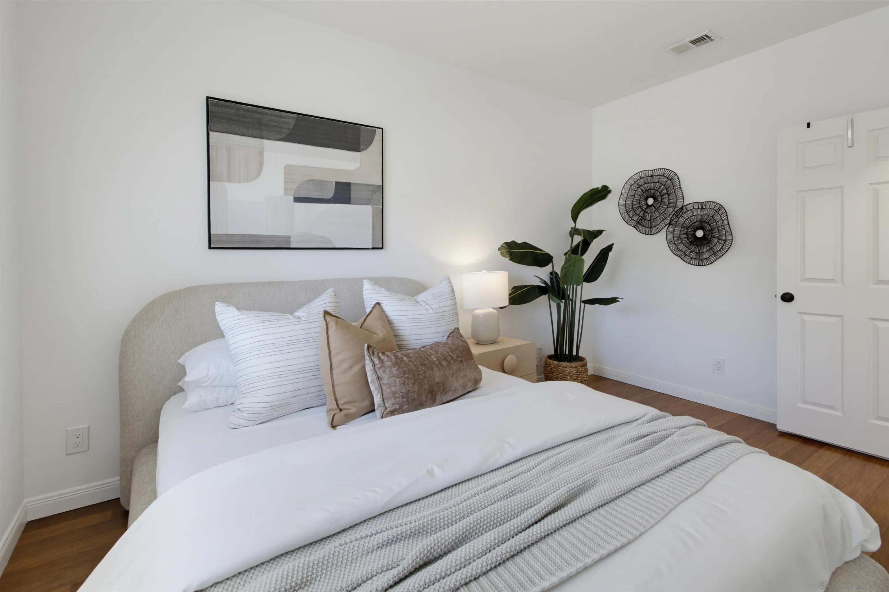 https://cdn.realtyfeed.com/cdn/127/260017394/f6c865371f1423c3b607d9921031d86e.webp