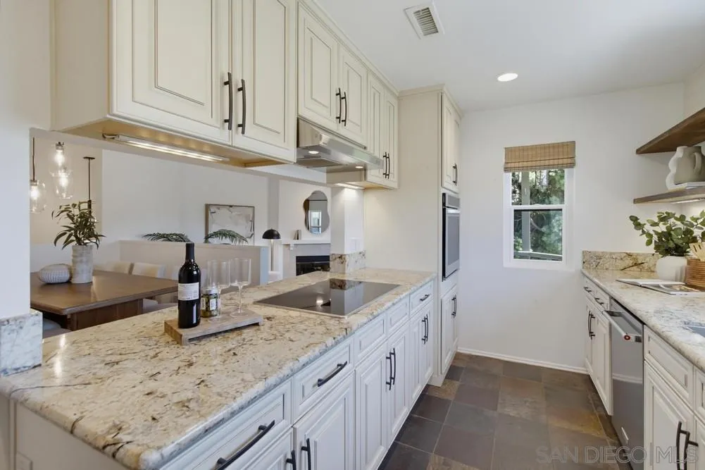 Photo #7: 260017394 Listing: Photo #7