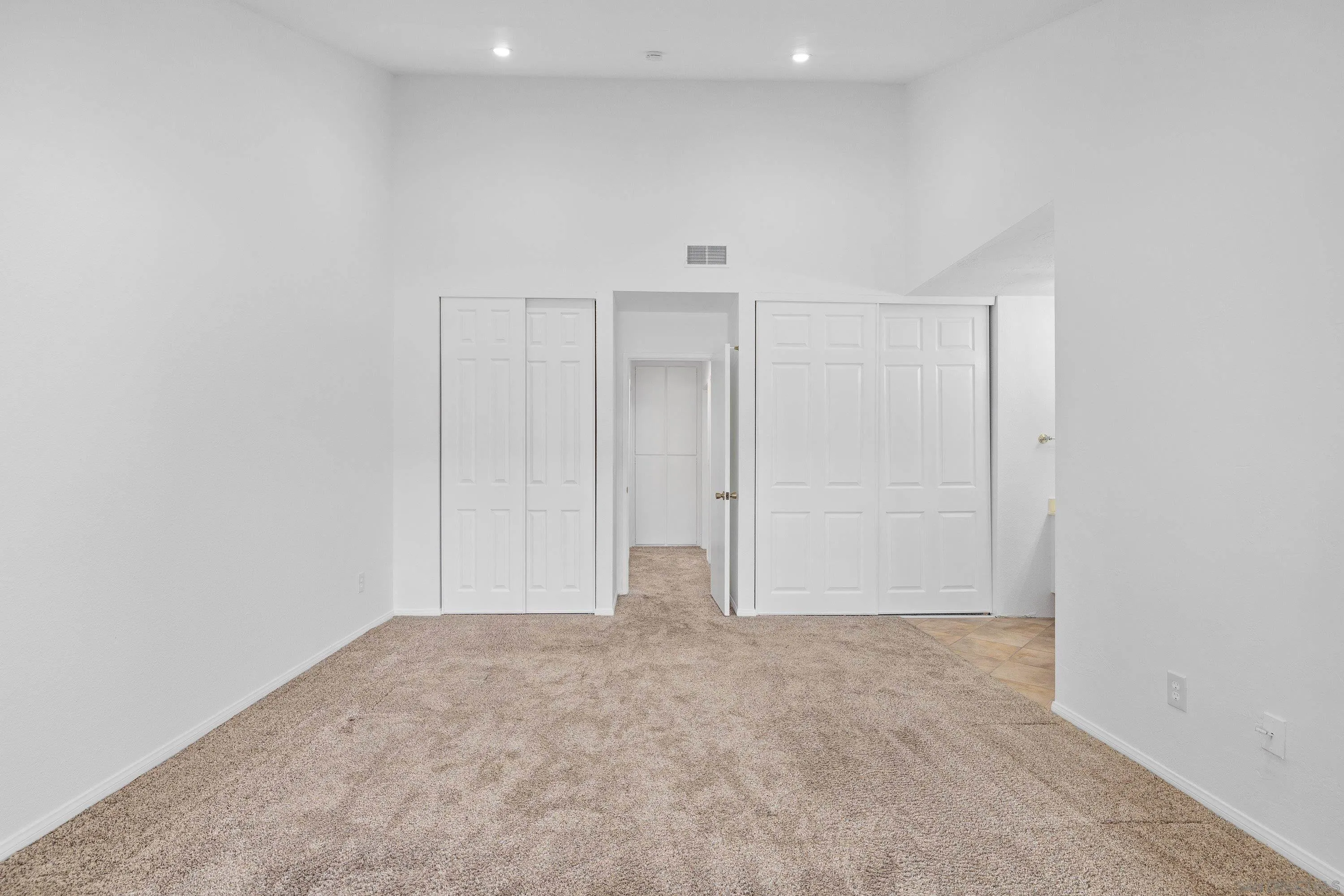 https://cdn.realtyfeed.com/cdn/127/260017397/0a28e2a0f7cc53c8b644d6ee63ea6d84.webp