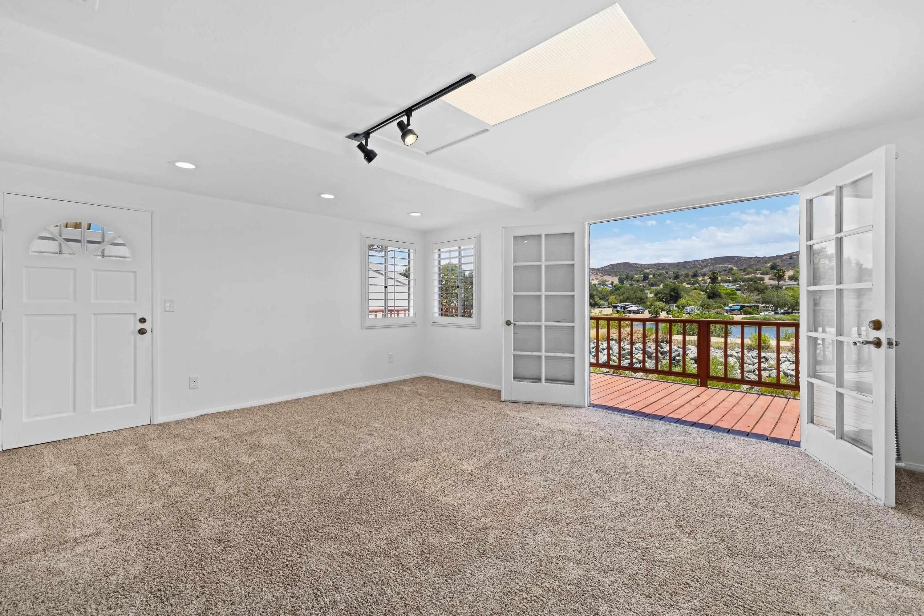 https://cdn.realtyfeed.com/cdn/127/260017397/0fa1af2a4a539e2f0390b21c9e01c967.webp