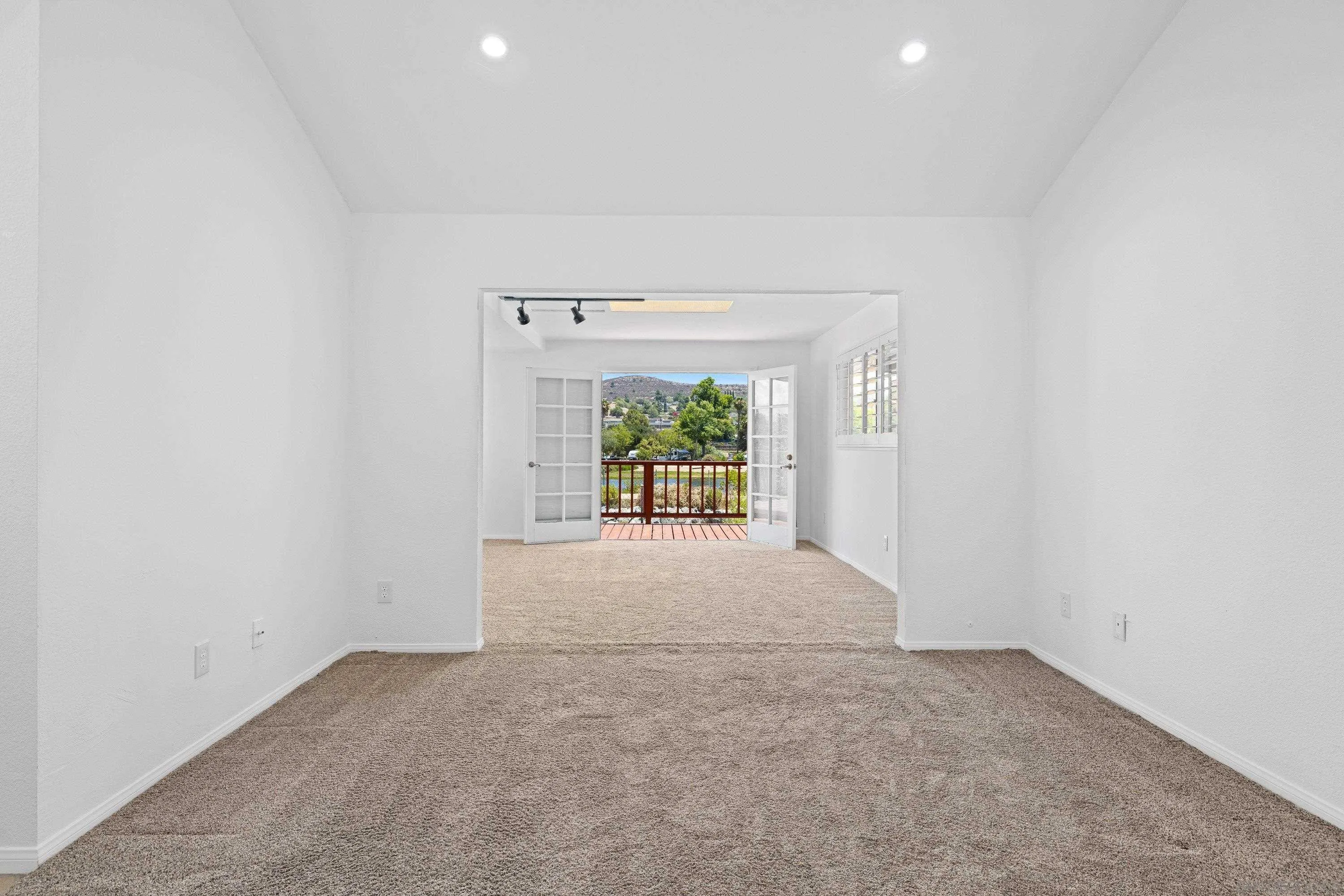 https://cdn.realtyfeed.com/cdn/127/260017397/2beac29c88ce6bda56d75cba1fe238eb.webp