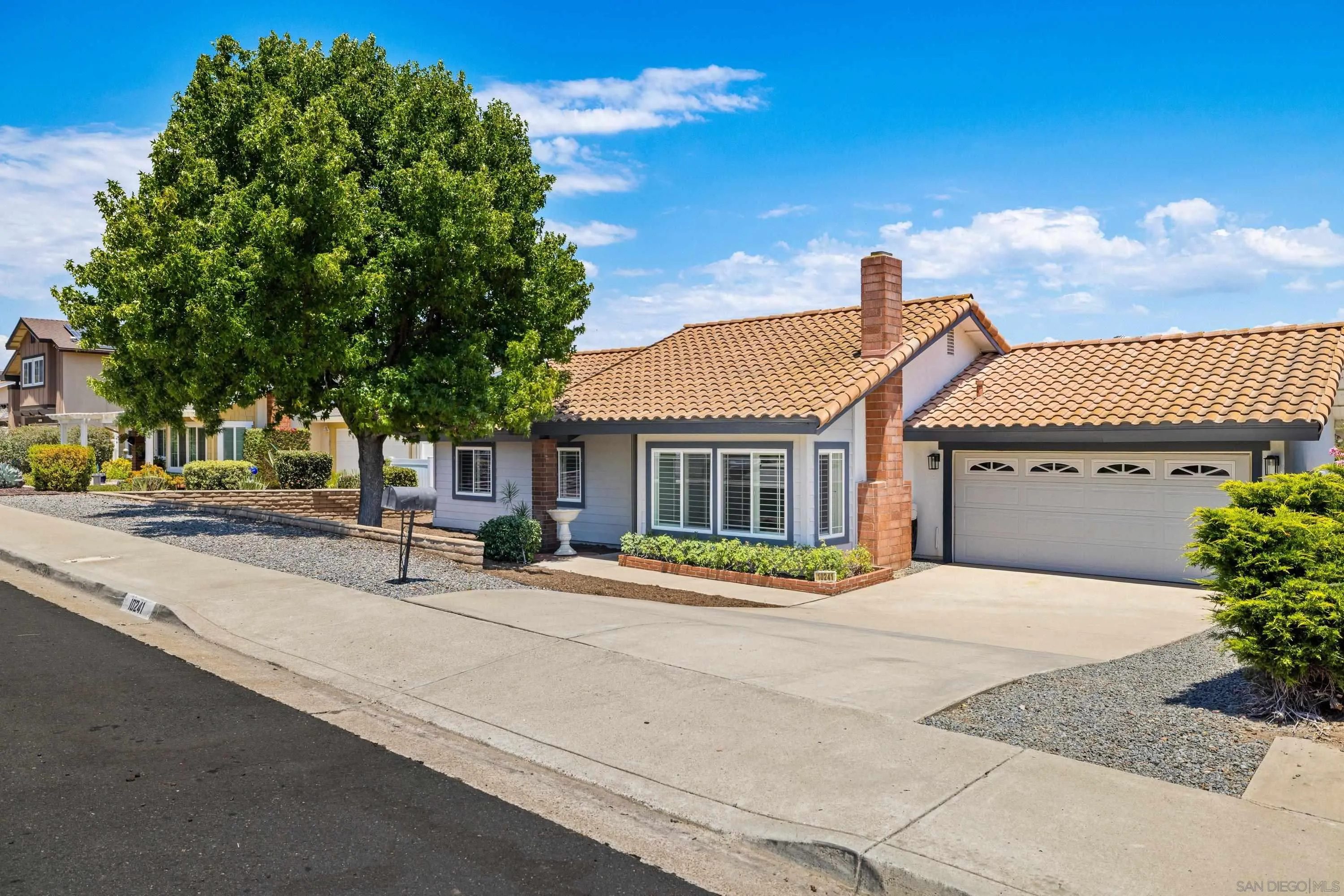 https://cdn.realtyfeed.com/cdn/127/260017397/2fd28c6fdb876ed5ab761057d84847e1.webp