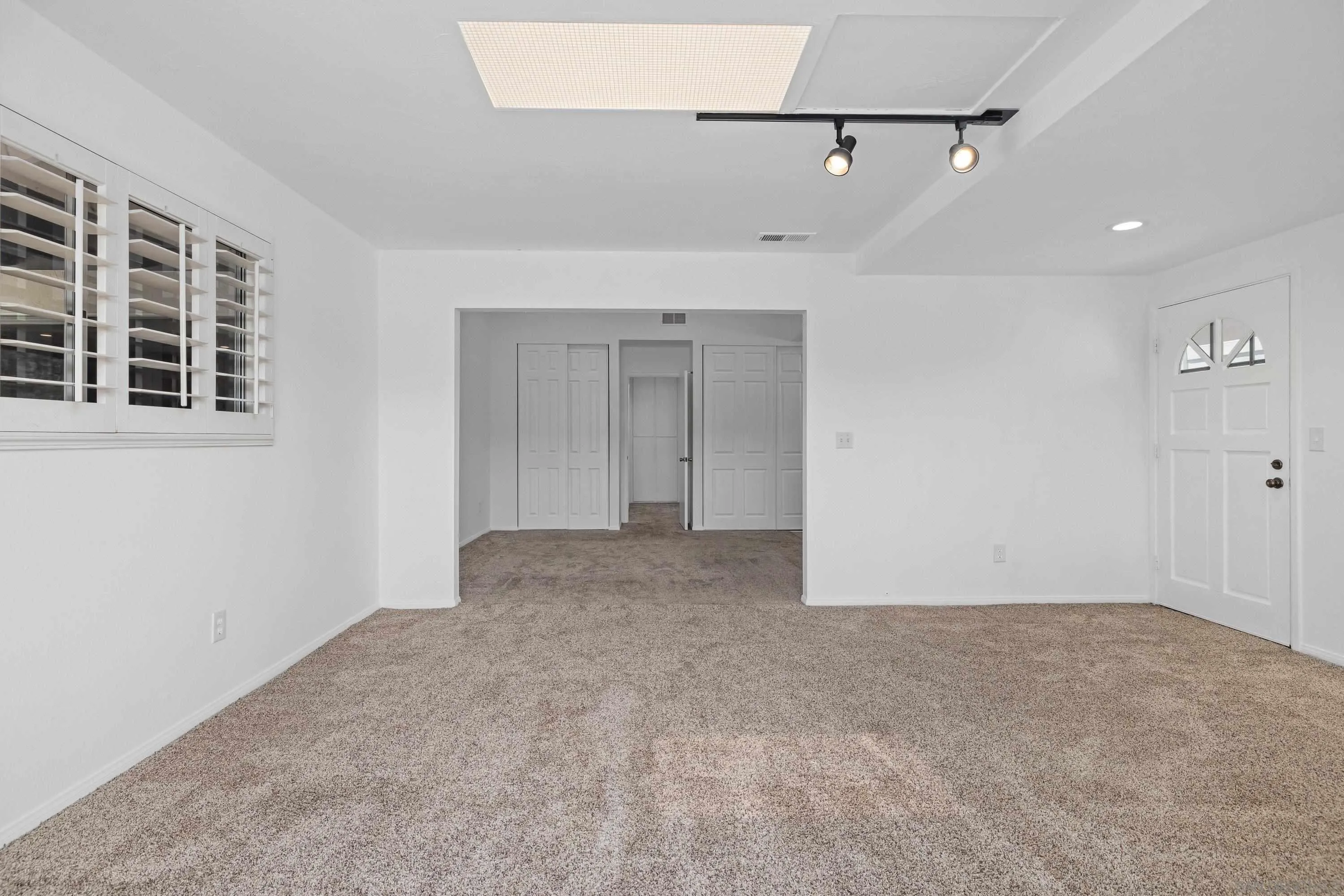 https://cdn.realtyfeed.com/cdn/127/260017397/69bcf4accca30c910ebbcf23b6840692.webp