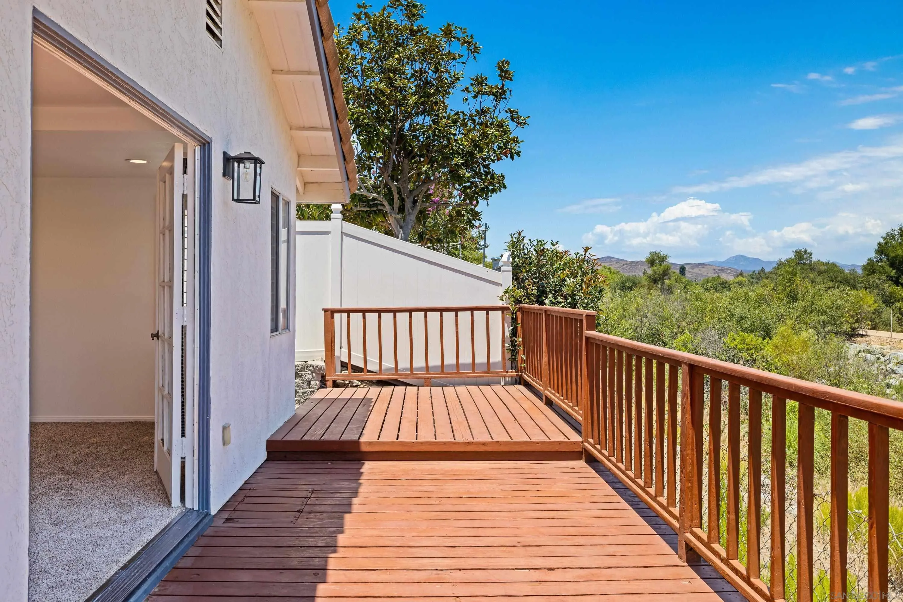 https://cdn.realtyfeed.com/cdn/127/260017397/72cd7621781506b70663a2ca871a21af.webp