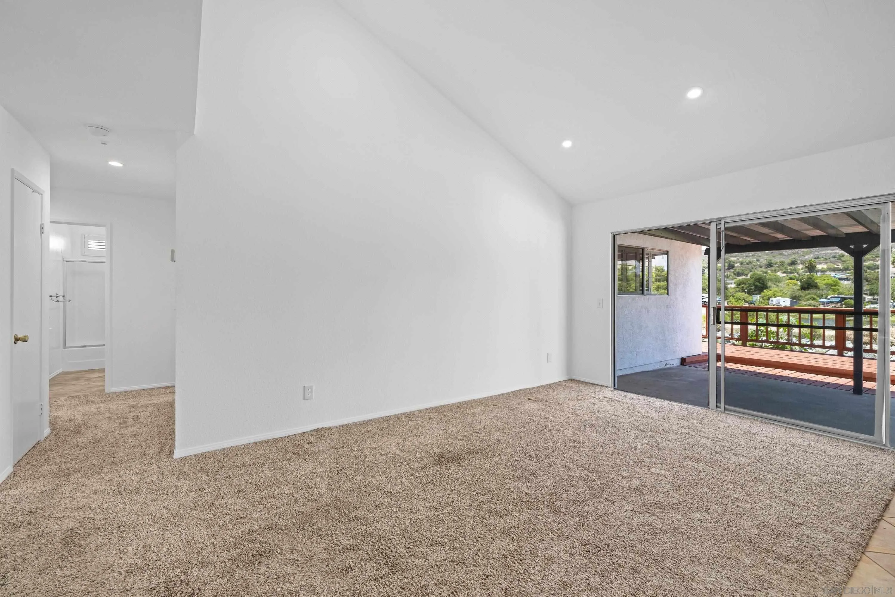 https://cdn.realtyfeed.com/cdn/127/260017397/7aabe462d6e65ef498fe3ce45541a32e.webp