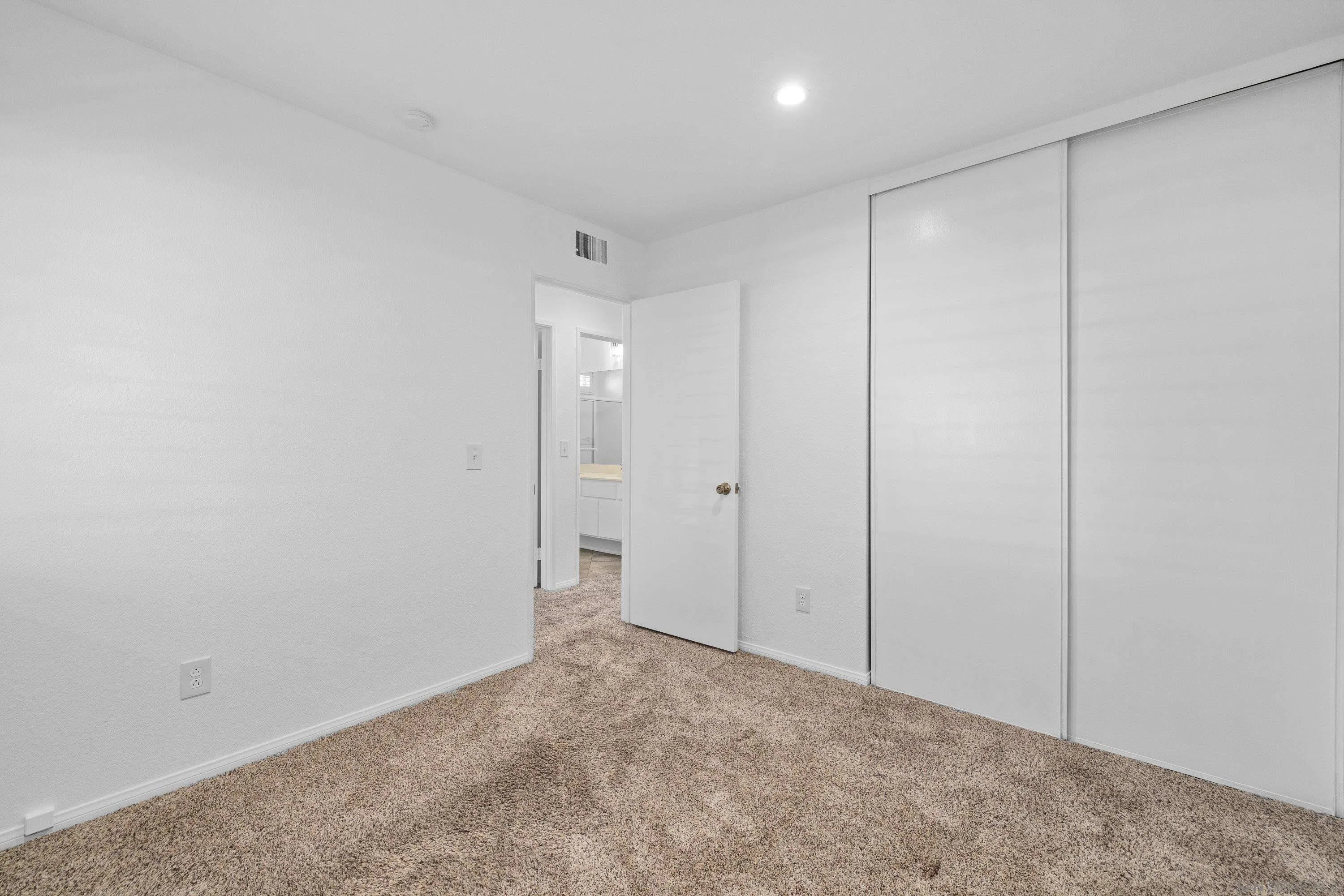 https://cdn.realtyfeed.com/cdn/127/260017397/d28061451aaead9a6d34acfa85d509dd.webp