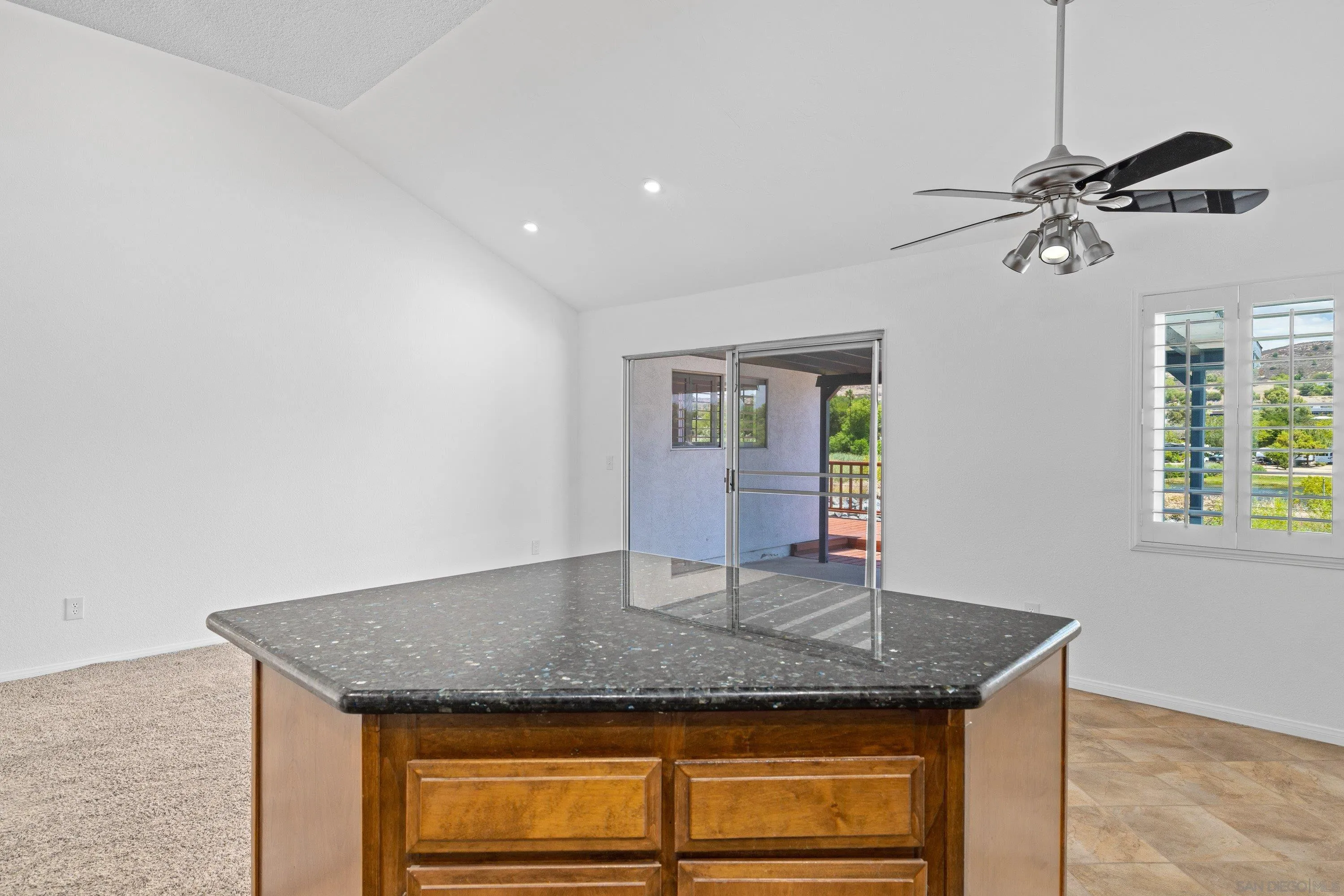 https://cdn.realtyfeed.com/cdn/127/260017397/e854d568d2bbb0937954dea76e4ff083.webp