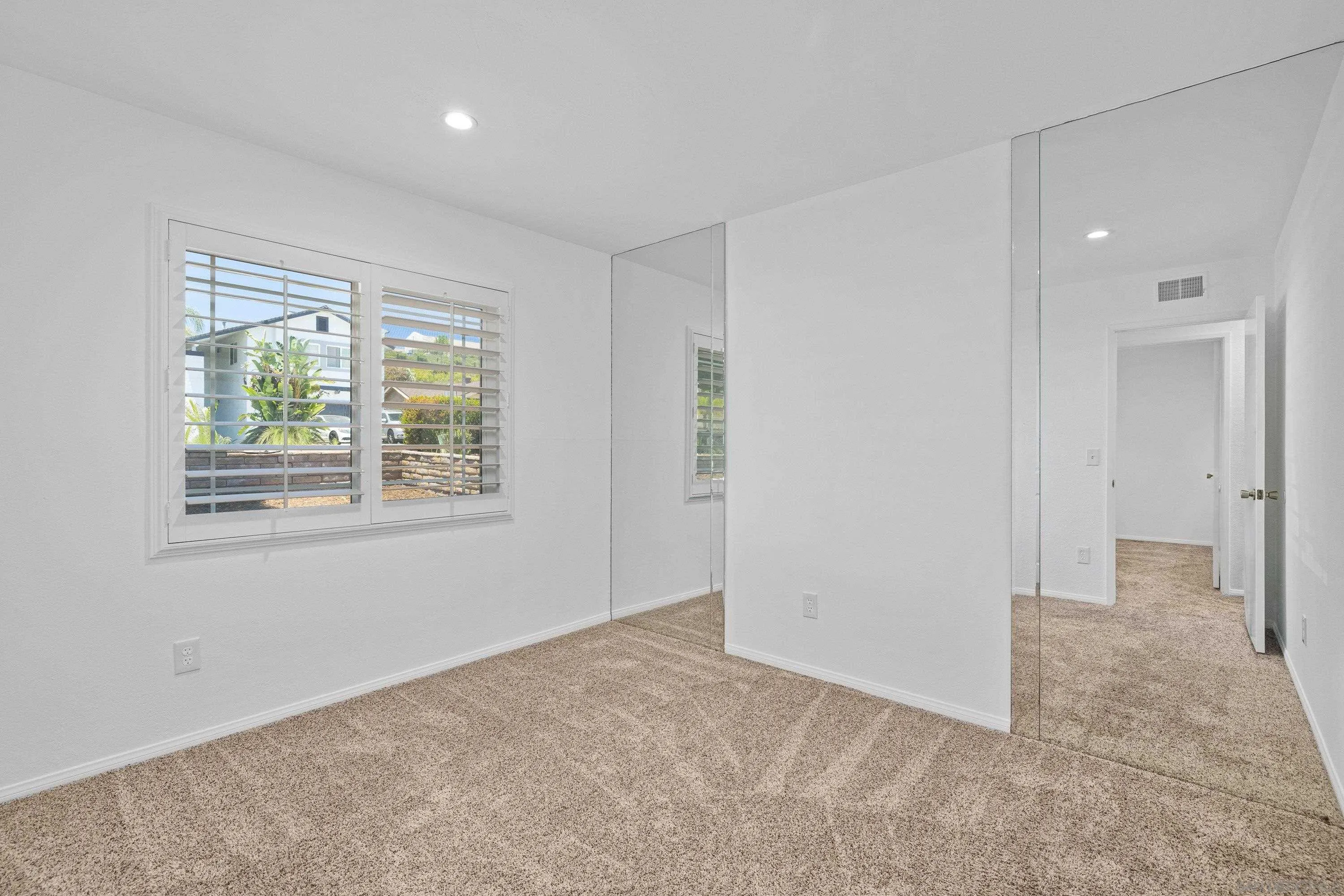 https://cdn.realtyfeed.com/cdn/127/260017397/f671700208f6b993056f80870cd50269.webp