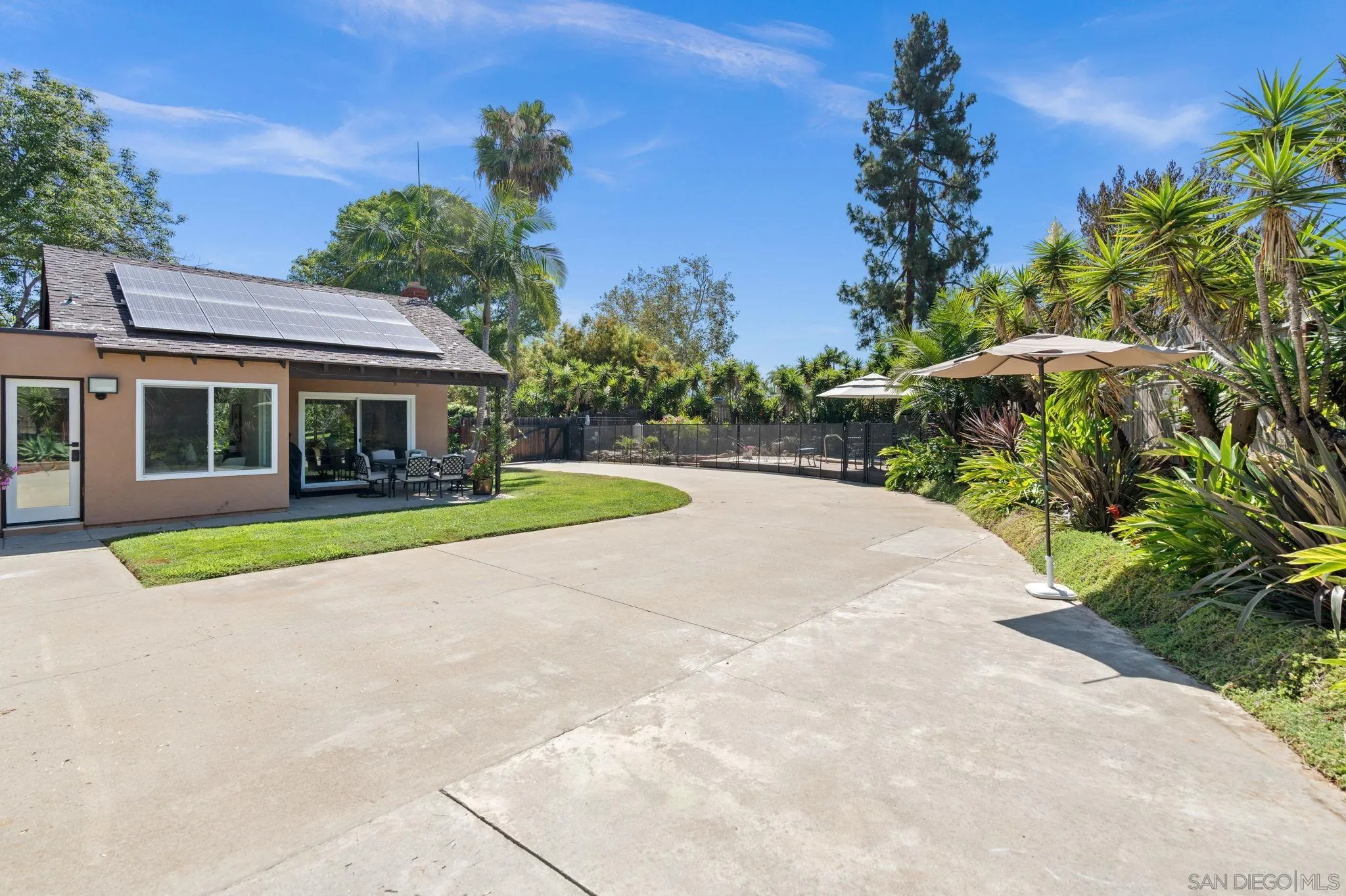 https://cdn.realtyfeed.com/cdn/127/260017398/2da970c4fb332651607904a35d1e5efb.webp