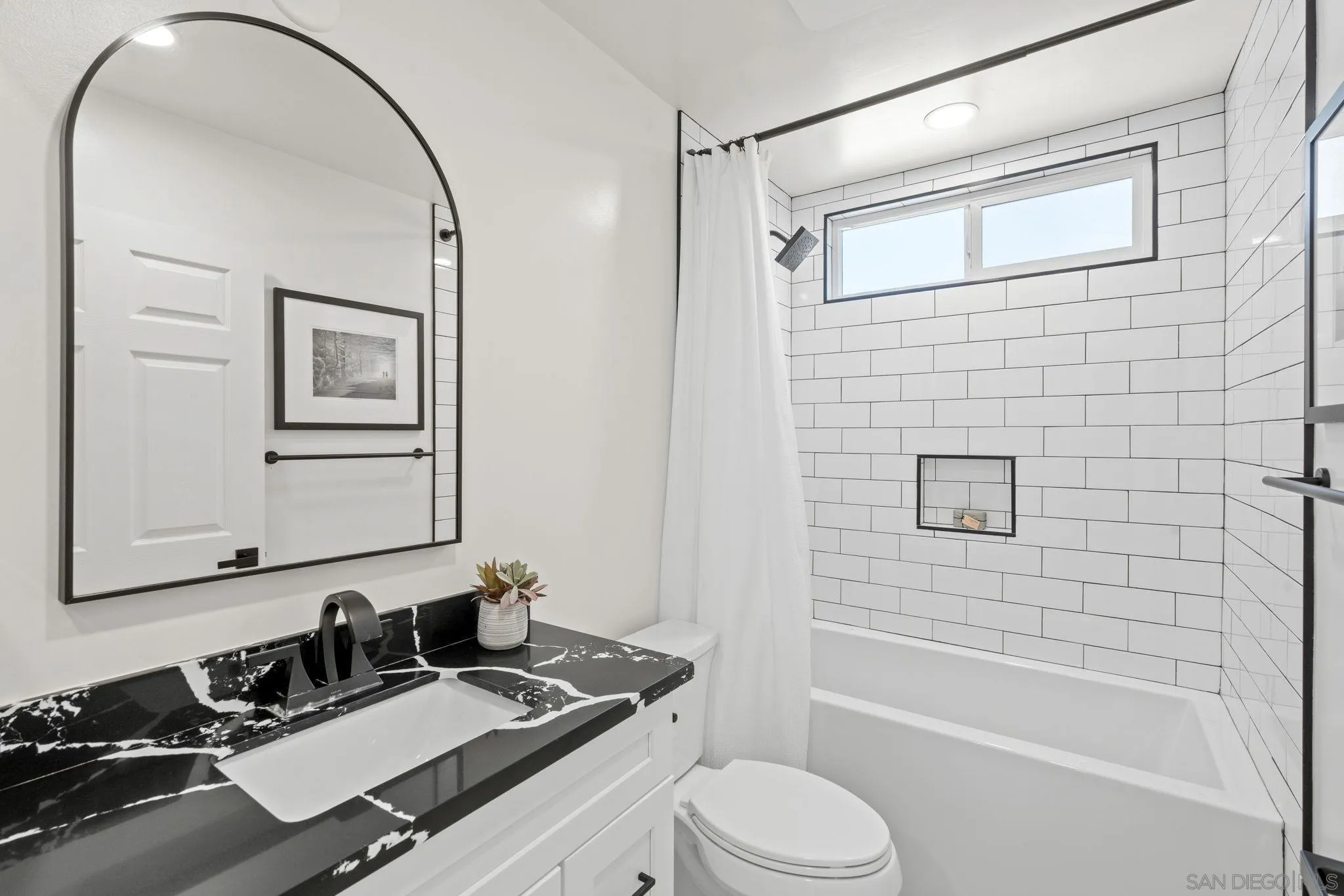 https://cdn.realtyfeed.com/cdn/127/260017398/51595bd939c39bf5001a445367995fcc.webp