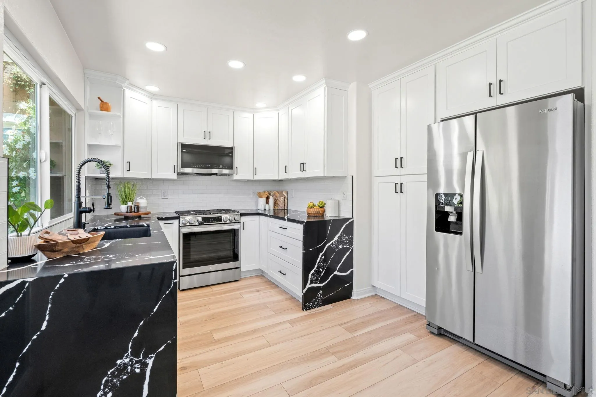 https://cdn.realtyfeed.com/cdn/127/260017398/5dfe877873ab18c3a4c1c720c9d2f238.webp