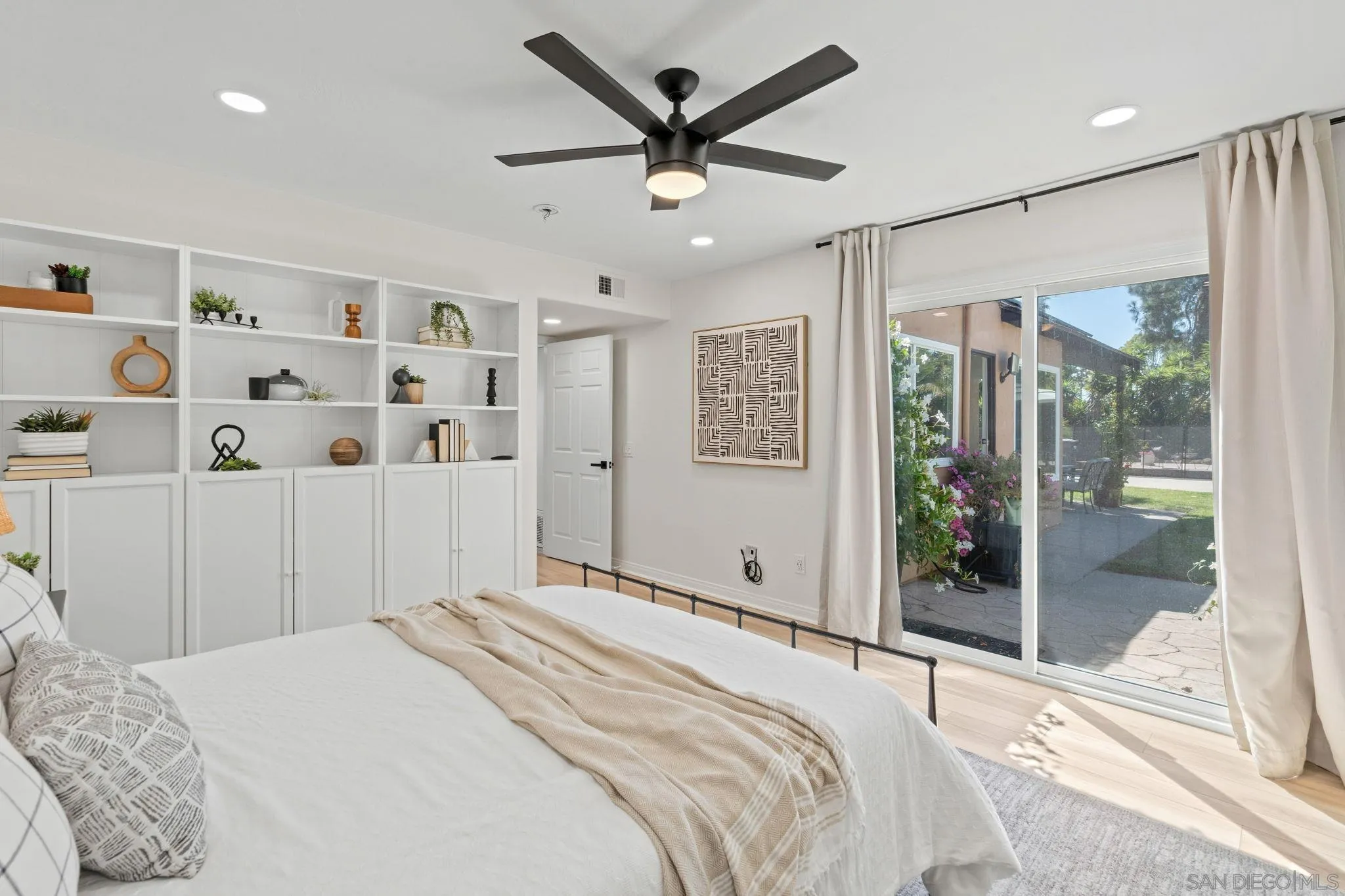 https://cdn.realtyfeed.com/cdn/127/260017398/a10fcad313cb20a183e32285cdeedd09.webp