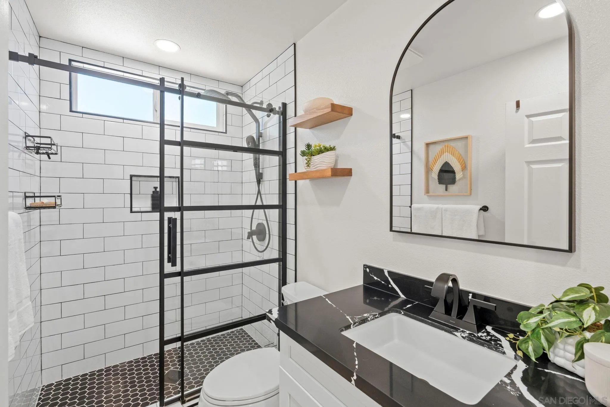 https://cdn.realtyfeed.com/cdn/127/260017398/b8ef6967f020d3b7daaa92f2d89527a2.webp