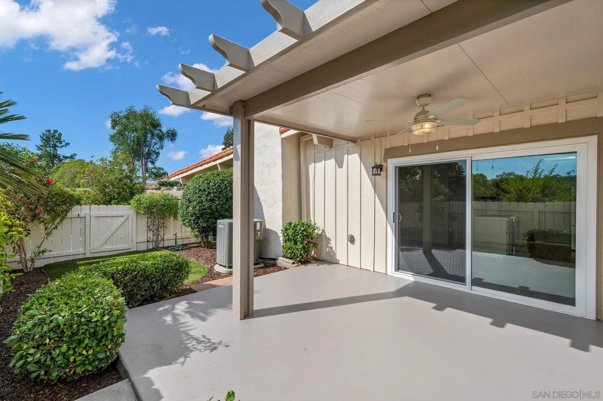 https://cdn.realtyfeed.com/cdn/127/260017399/5d299601eedc27f8e6c36a4adce19702.webp