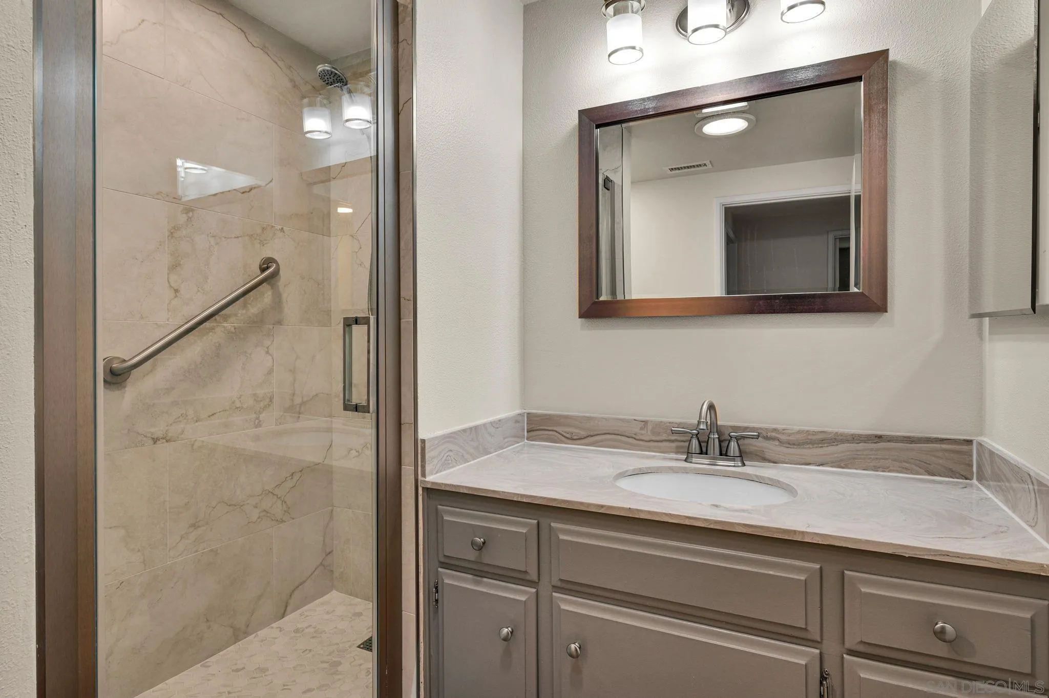 https://cdn.realtyfeed.com/cdn/127/260017399/5ea841b942bd5ec845494a0e26e2ae9c.webp