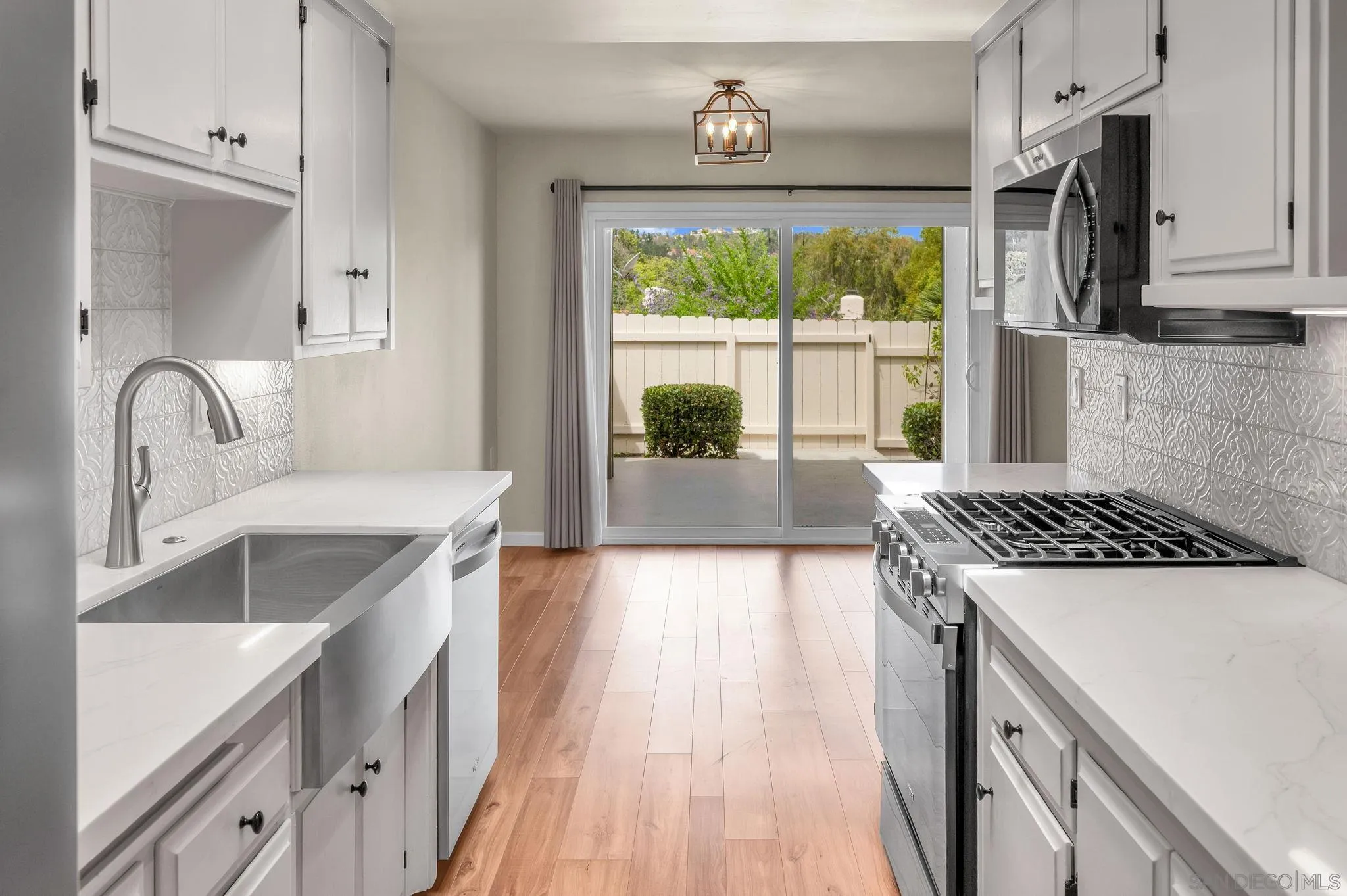 https://cdn.realtyfeed.com/cdn/127/260017399/6bbf23be5d65badbb7452c74a93754be.webp