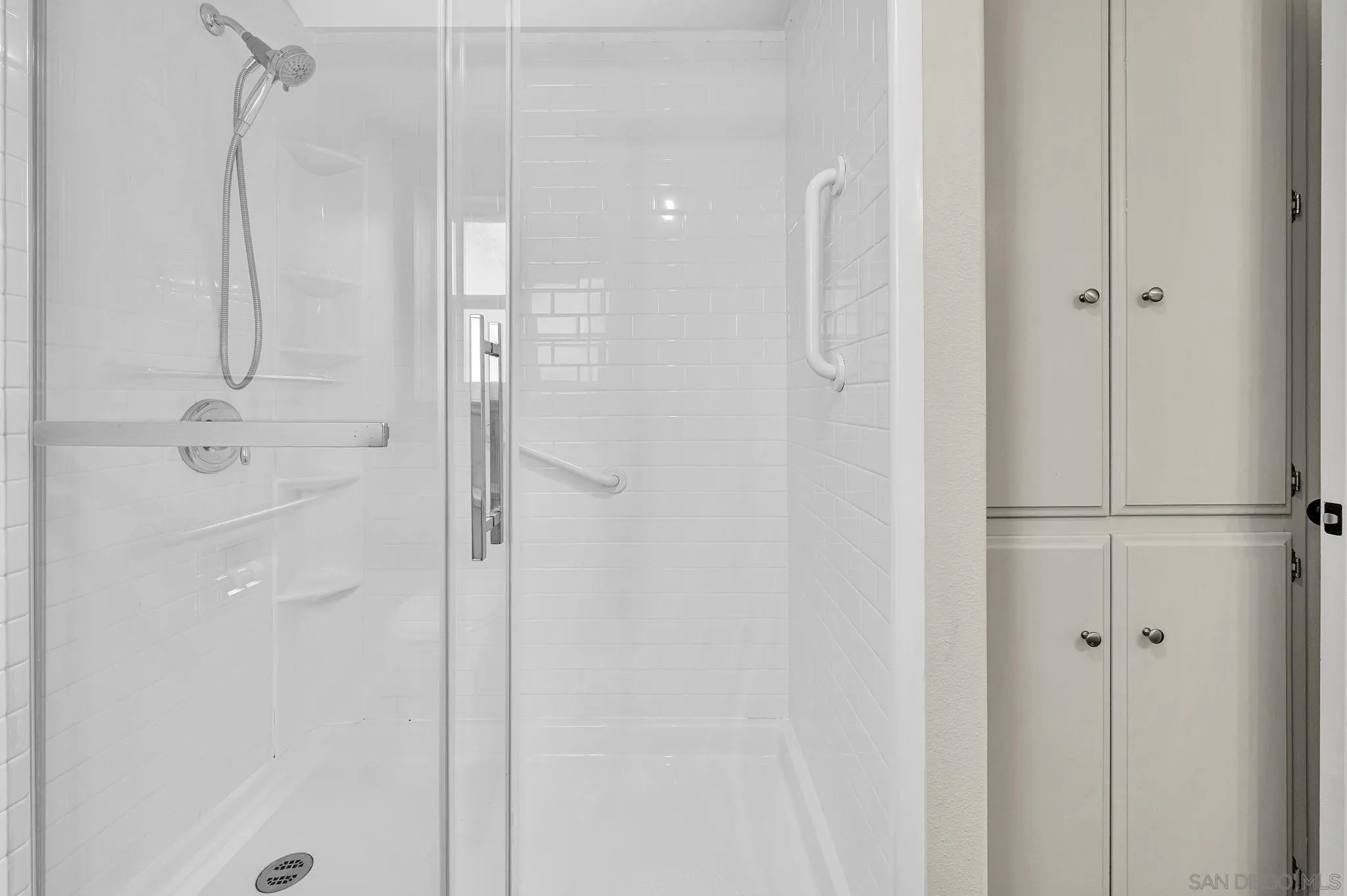 https://cdn.realtyfeed.com/cdn/127/260017399/866e0936158bfbbe6286628fa69ccb43.webp