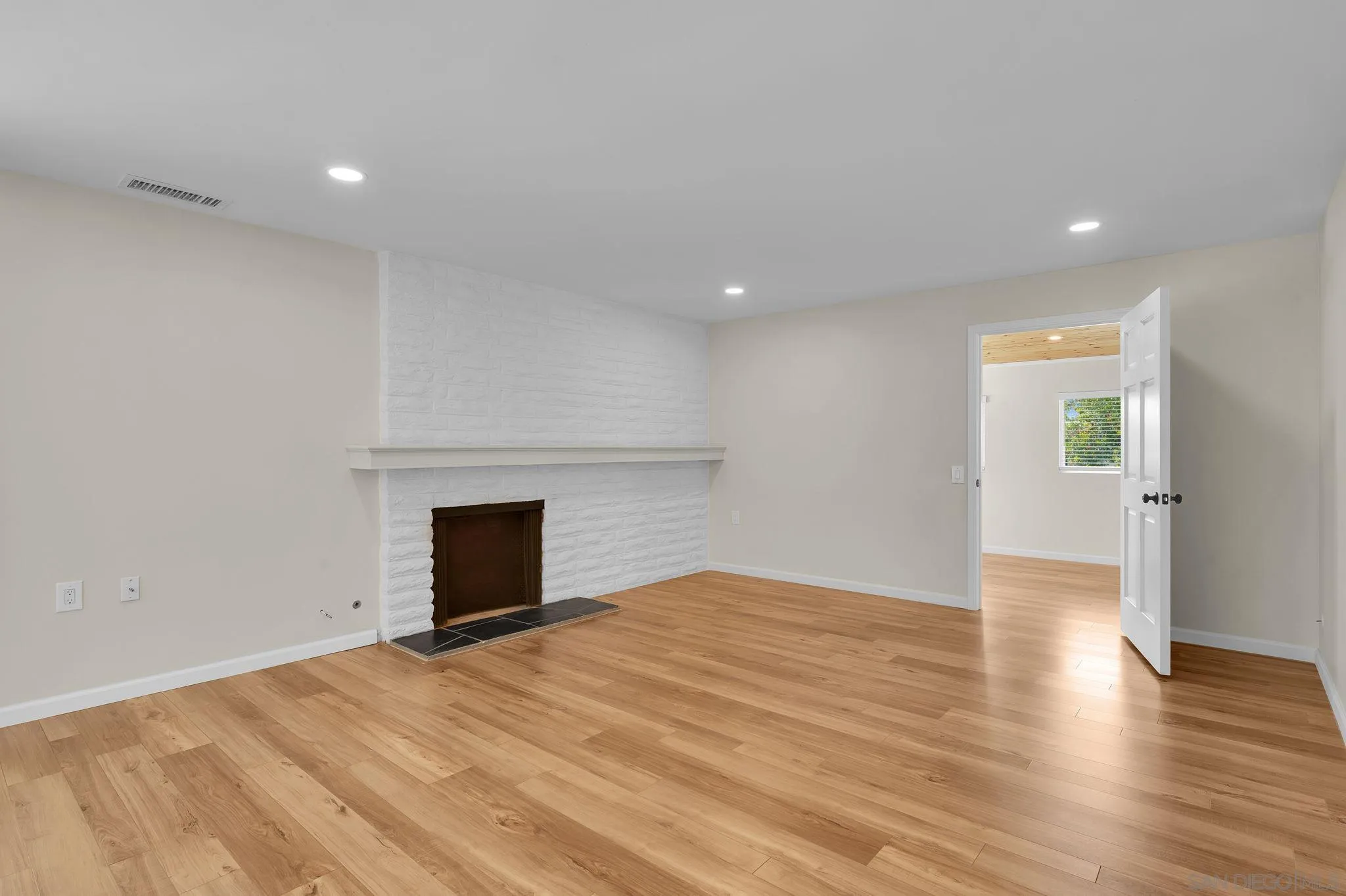 https://cdn.realtyfeed.com/cdn/127/260017399/b1bb280b2ab822b10648add9b29adf7e.webp
