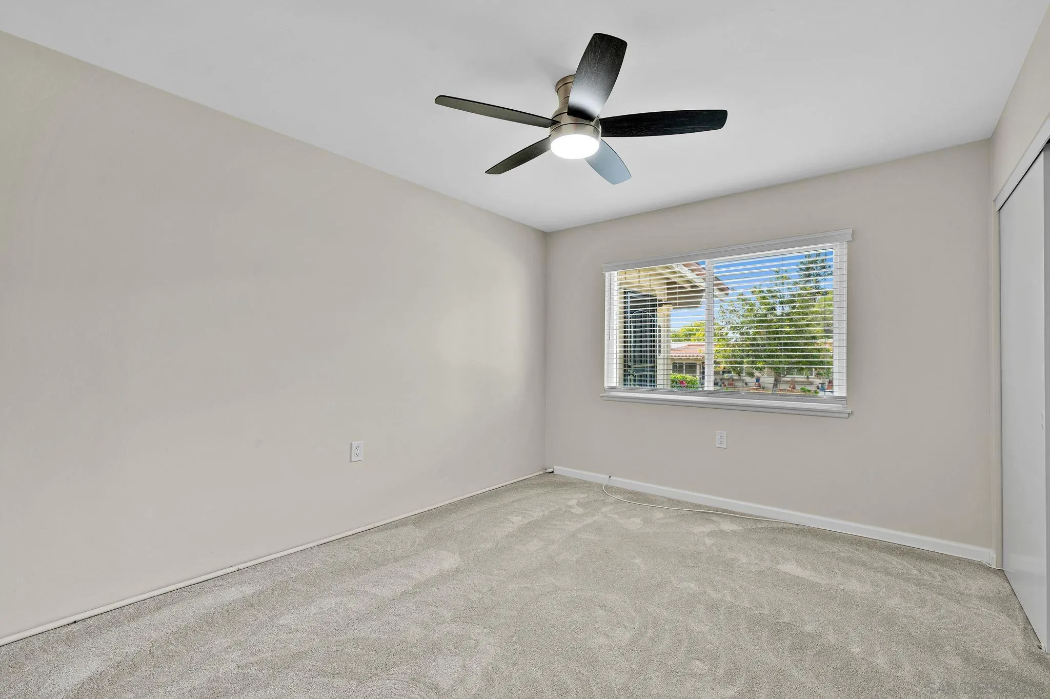 https://cdn.realtyfeed.com/cdn/127/260017399/b4db05ee7bcd3b52d77e9d959347379f.webp