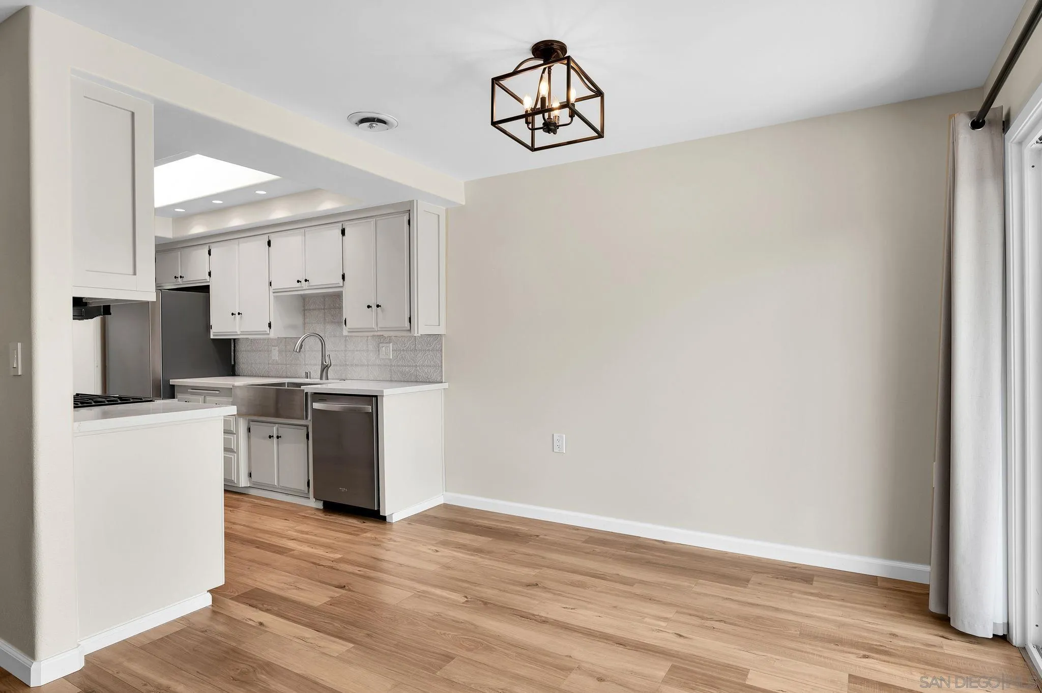 https://cdn.realtyfeed.com/cdn/127/260017399/d699a251bf1be3d496ea16364d3c923c.webp