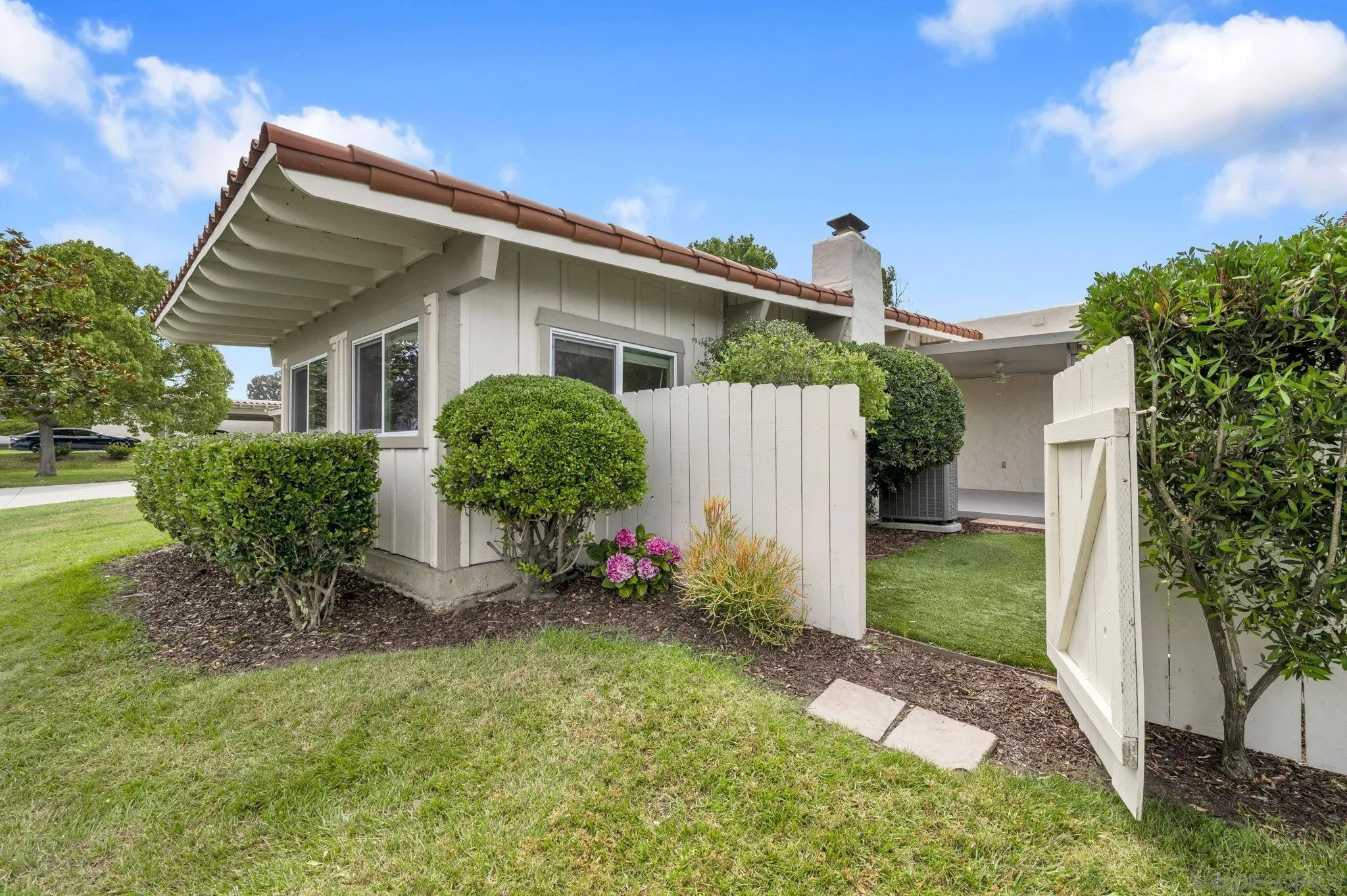 https://cdn.realtyfeed.com/cdn/127/260017399/e42d6ff7a4eb1951f98f4ca895b79cc3.webp