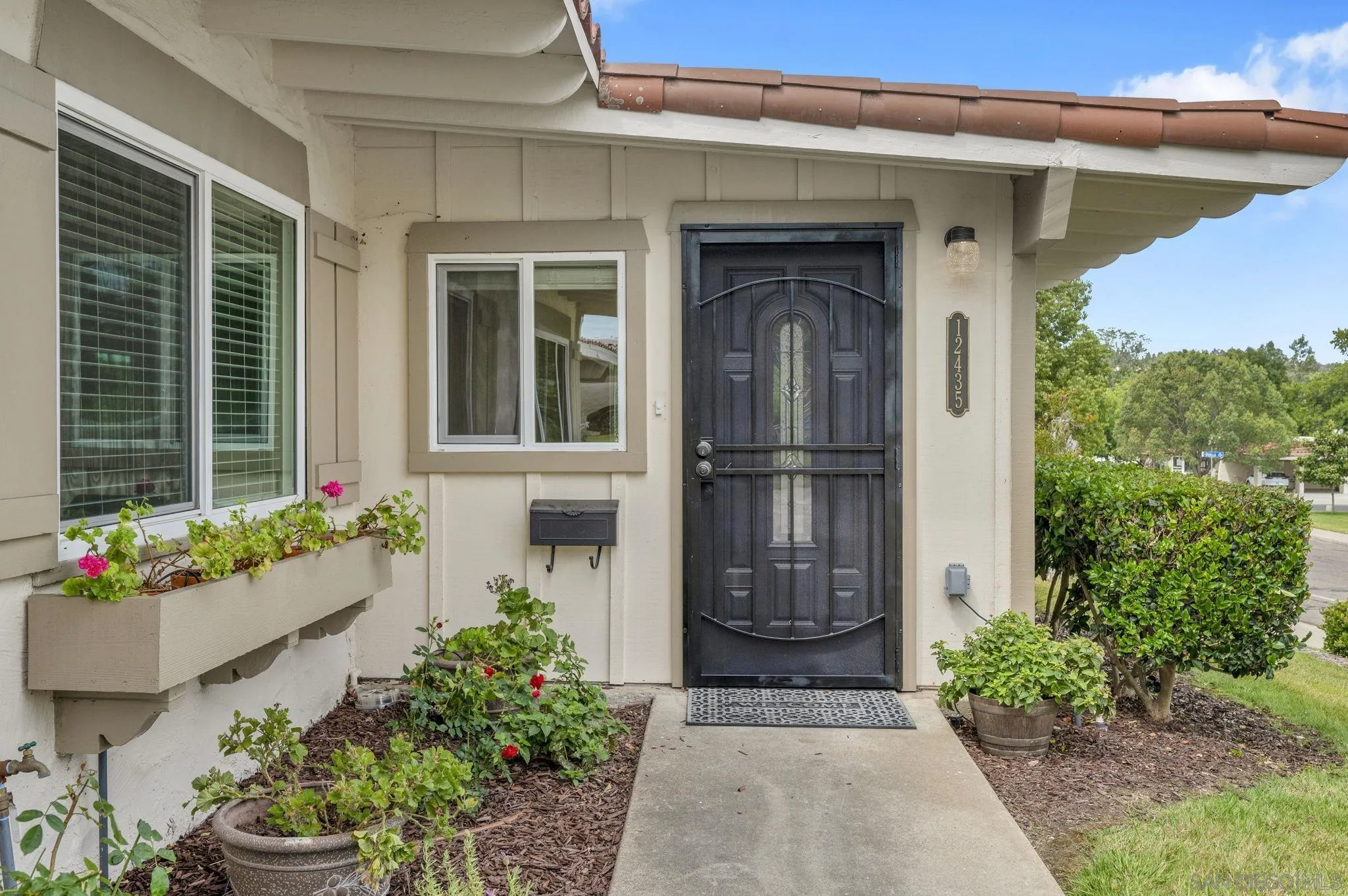https://cdn.realtyfeed.com/cdn/127/260017399/ec9446b19795538eeebb819ade165da1.webp