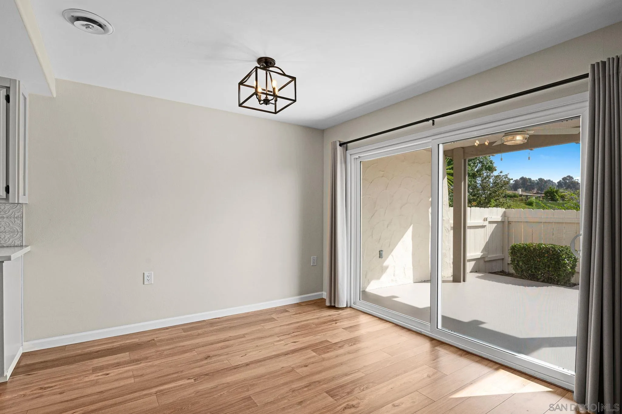 Photo #5: 260017399 Listing: Photo #5