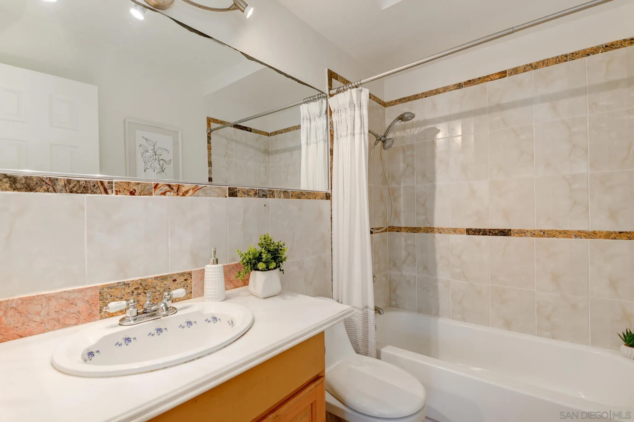 Photo #17: 260017404 Listing: Photo #17
