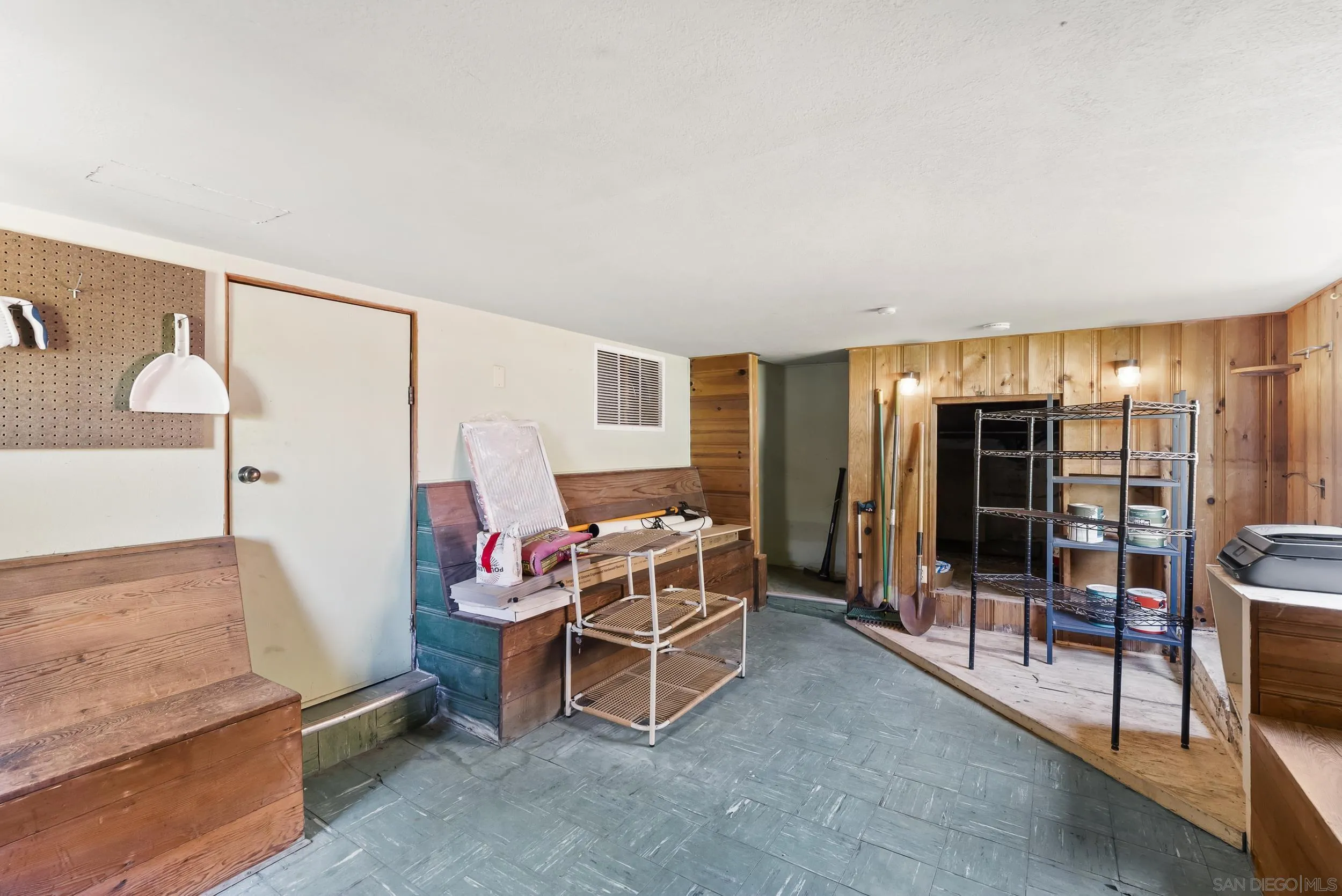 https://cdn.realtyfeed.com/cdn/127/260017413/2f28ddab16ead64eb04c9051403cf9b2.webp