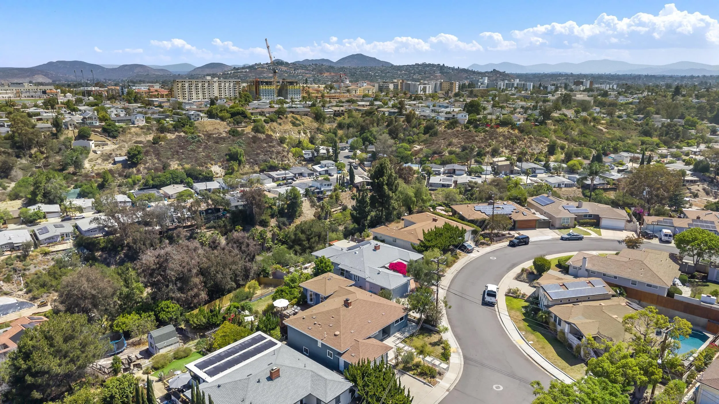 https://cdn.realtyfeed.com/cdn/127/260017413/34f536d16d43576b4cc9d1224b90581b.webp