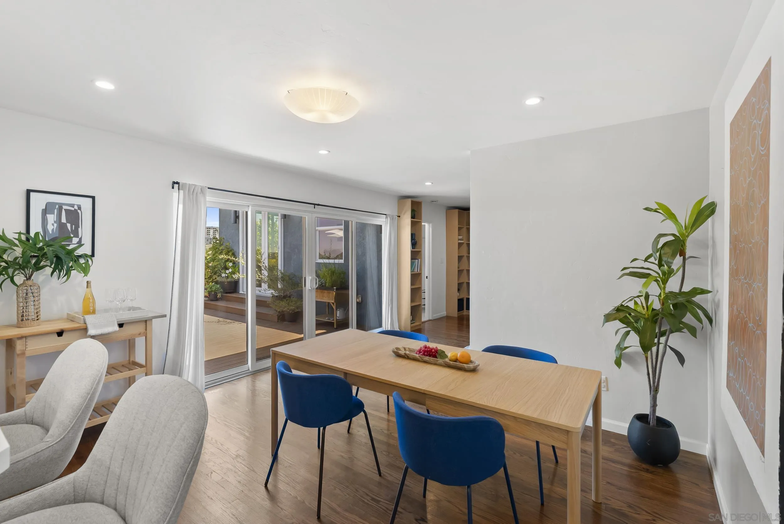 https://cdn.realtyfeed.com/cdn/127/260017413/64cc879c48fe34418085e21b5d50385c.webp