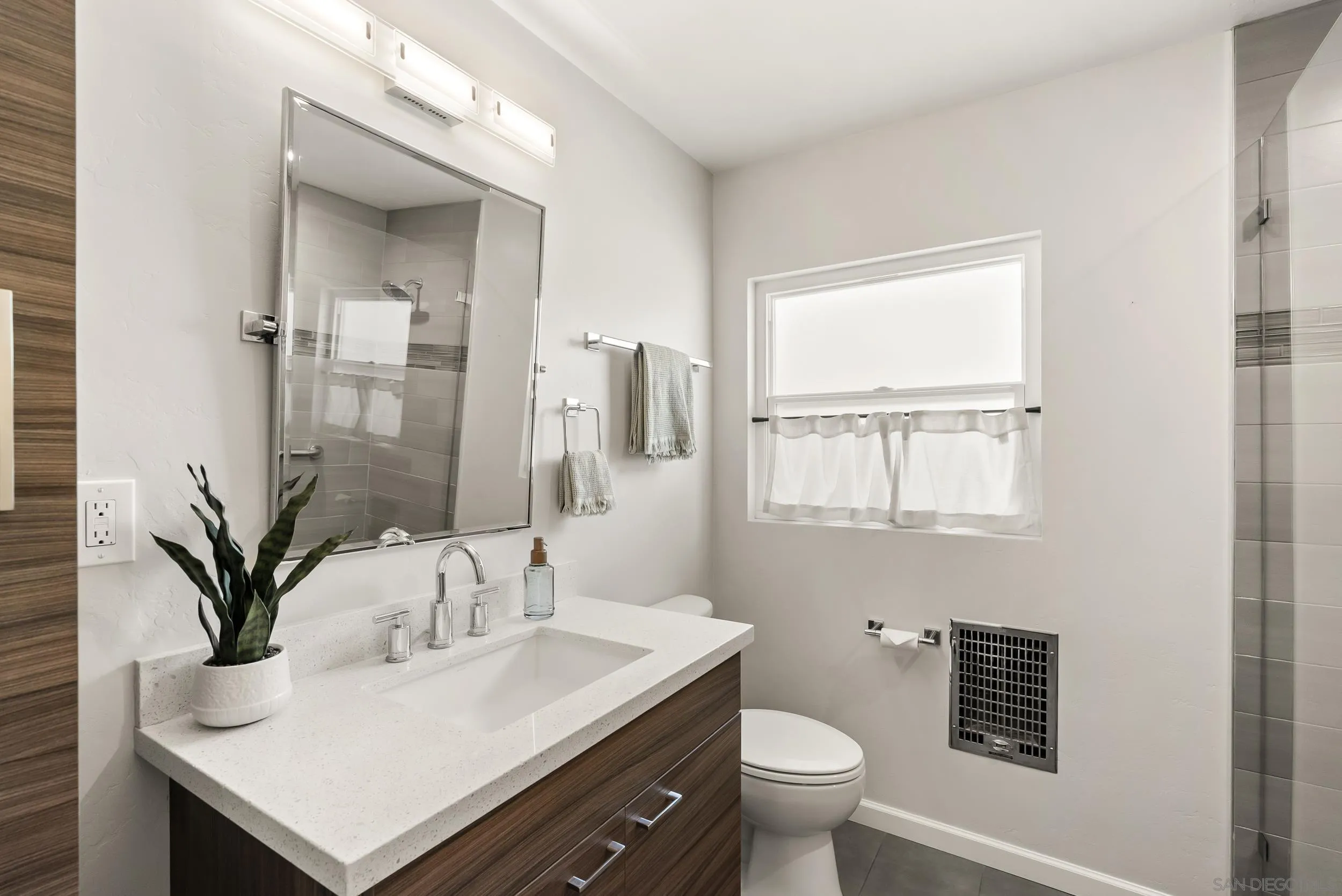 https://cdn.realtyfeed.com/cdn/127/260017413/7e8193ffbfe7359f69811388ee243225.webp