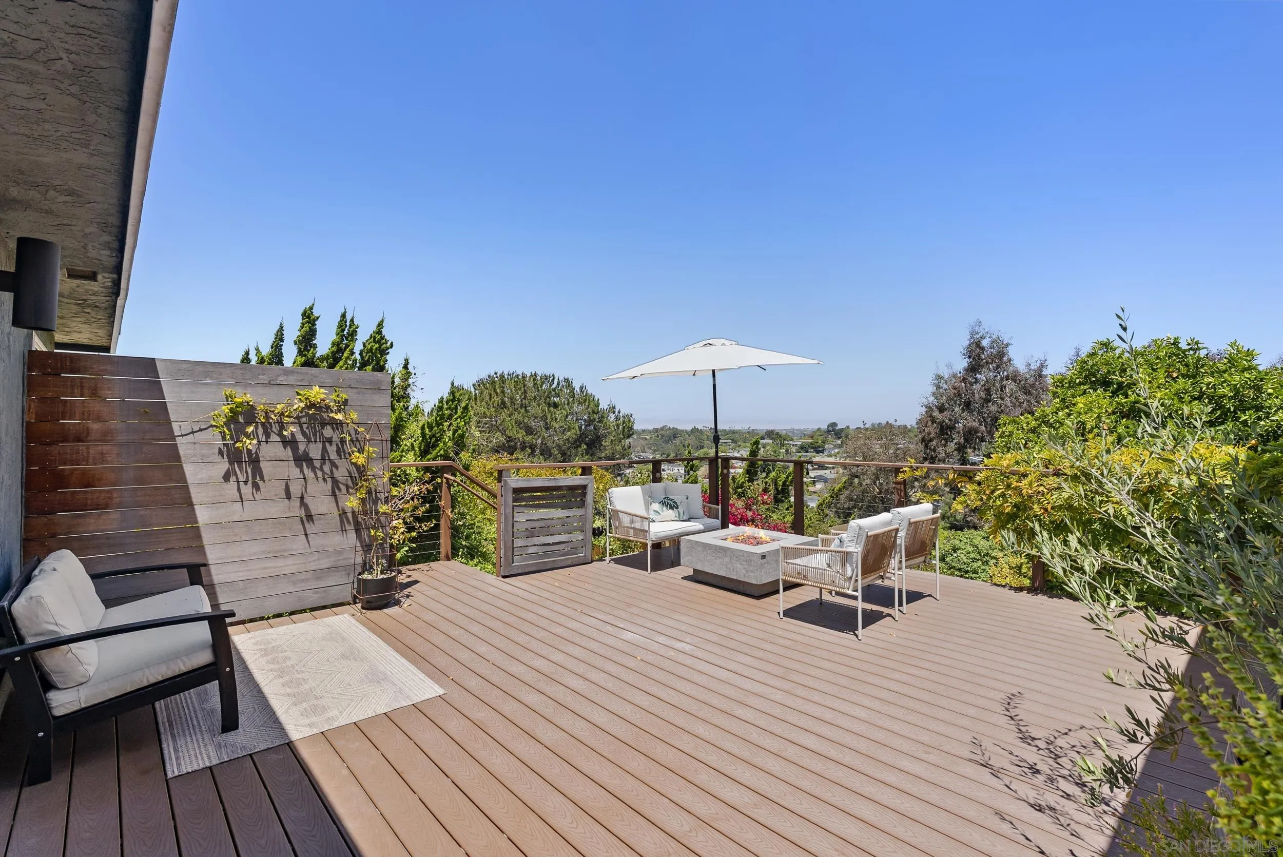 https://cdn.realtyfeed.com/cdn/127/260017413/8a23e38c7547f67976219d717a2f218f.webp