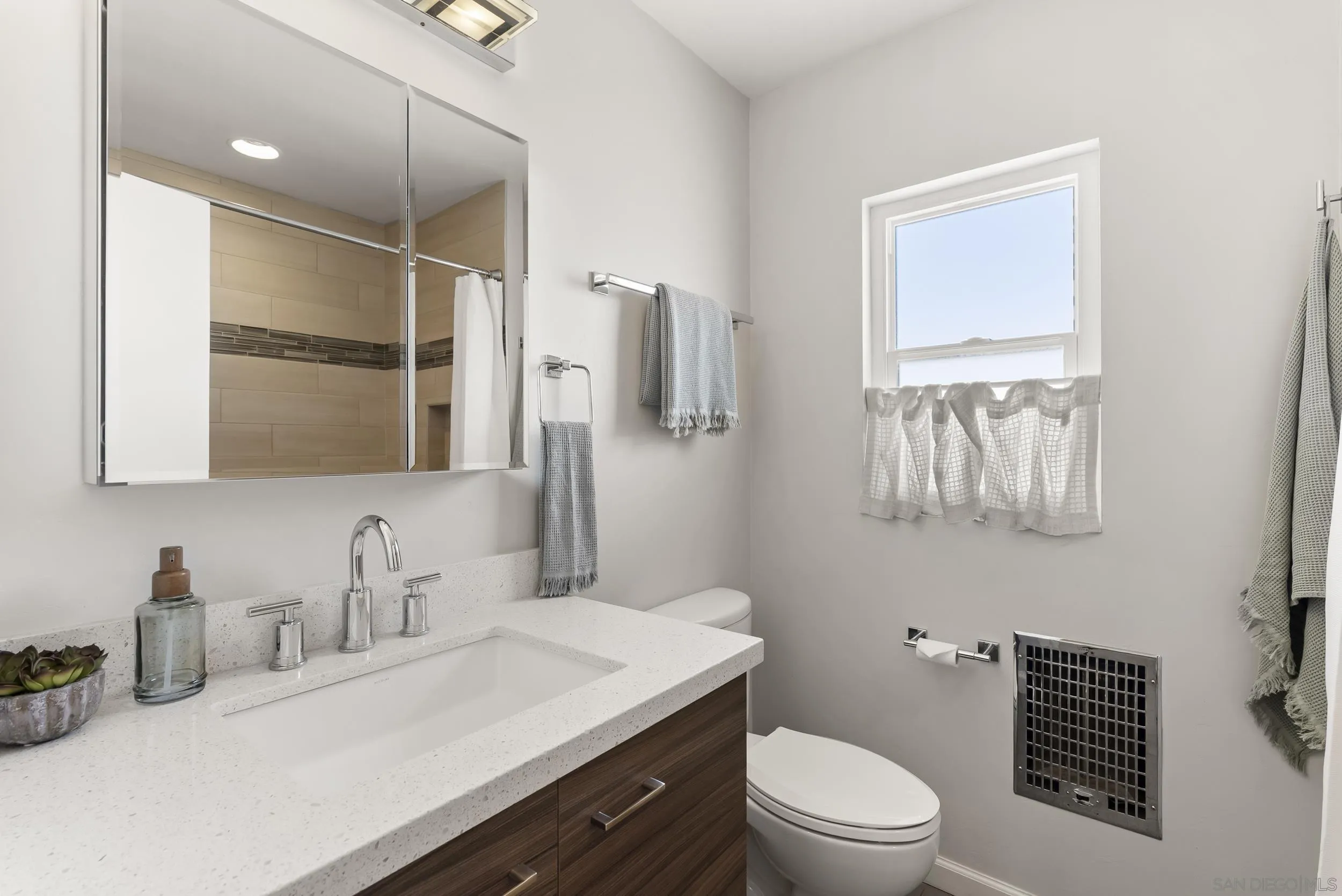 https://cdn.realtyfeed.com/cdn/127/260017413/c78a25ad6232390b6ed64e2ac1650322.webp
