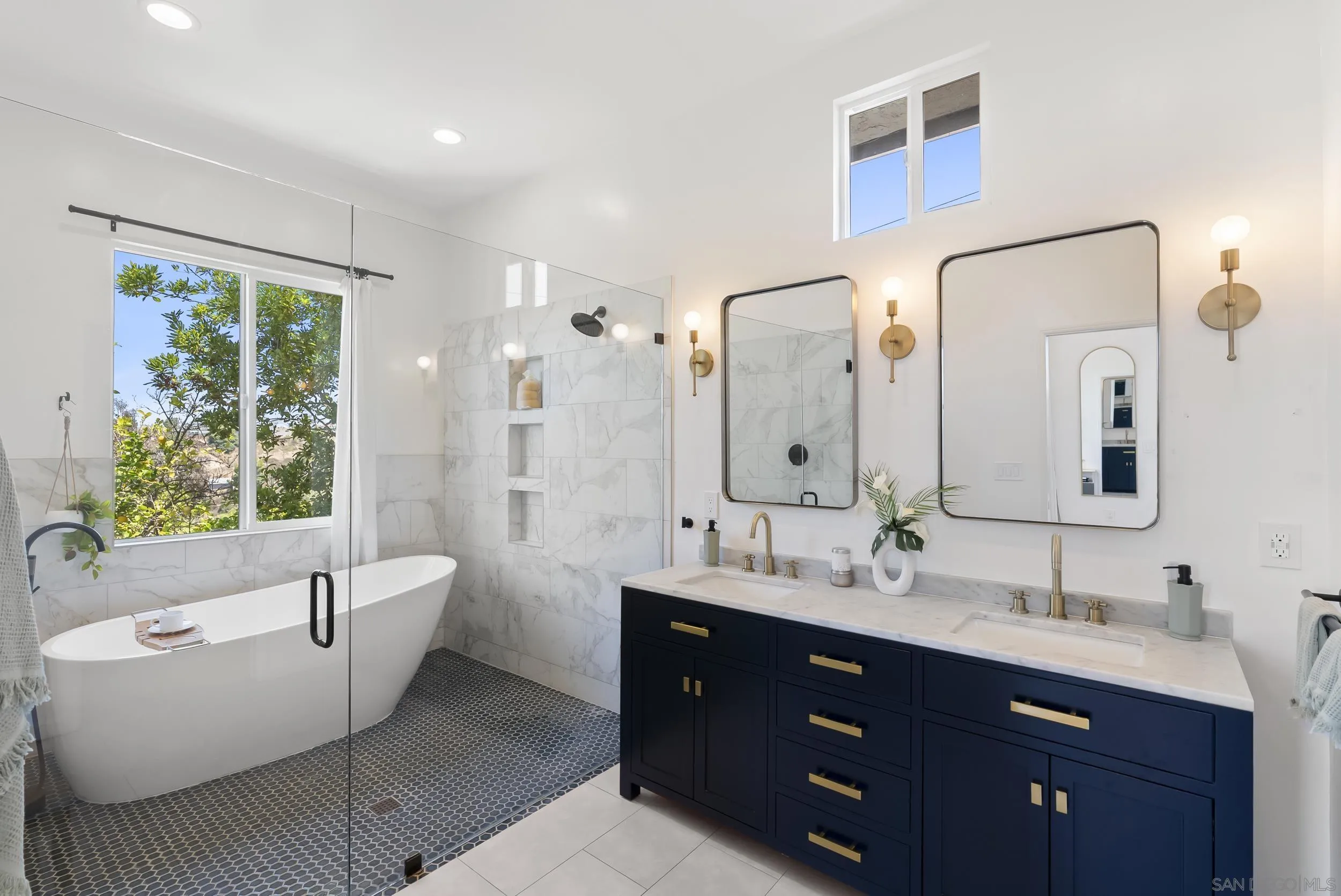 https://cdn.realtyfeed.com/cdn/127/260017413/ec479575551862d4b9bf5bffe9d7c612.webp