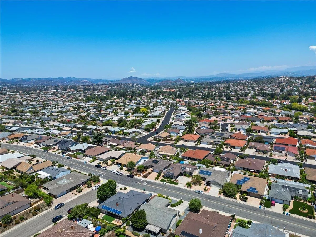 https://cdn.realtyfeed.com/cdn/127/260017416/c4a66d65c498d2dc06d17a655797ac69.webp