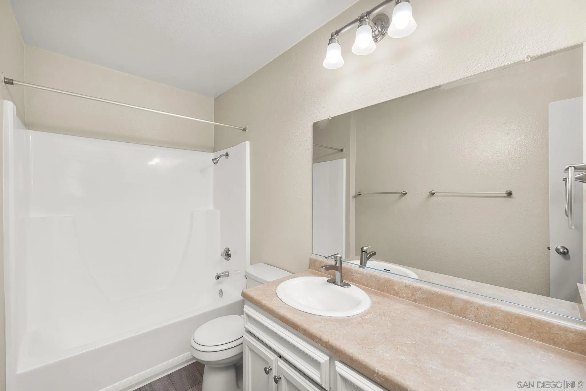 Photo #12: 260017417 Listing: Photo #12