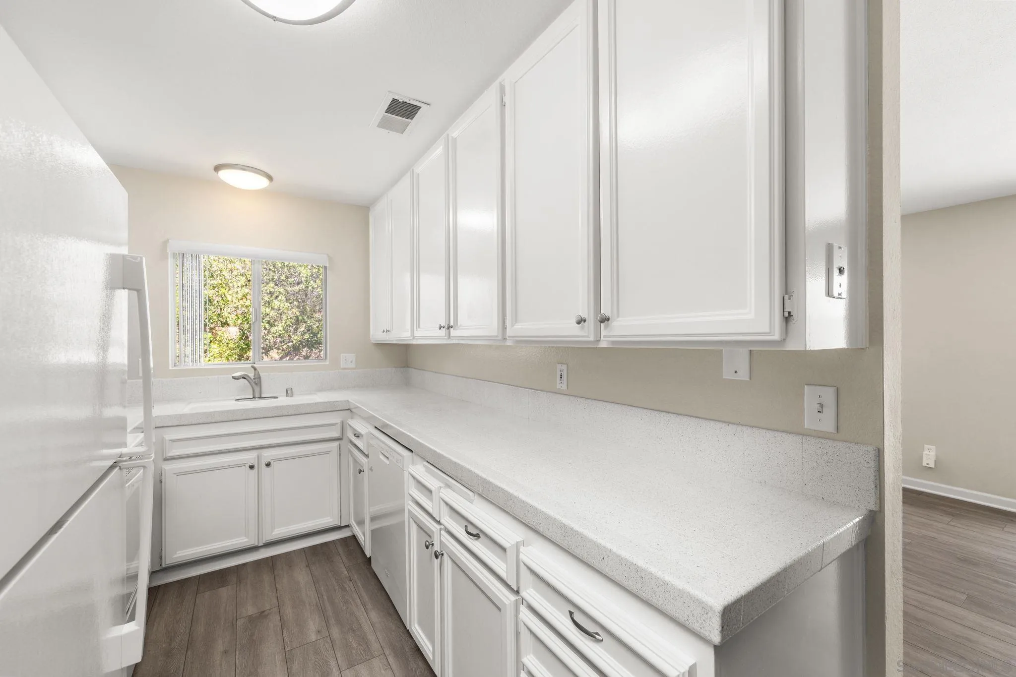 Photo #9: 260017417 Listing: Photo #9
