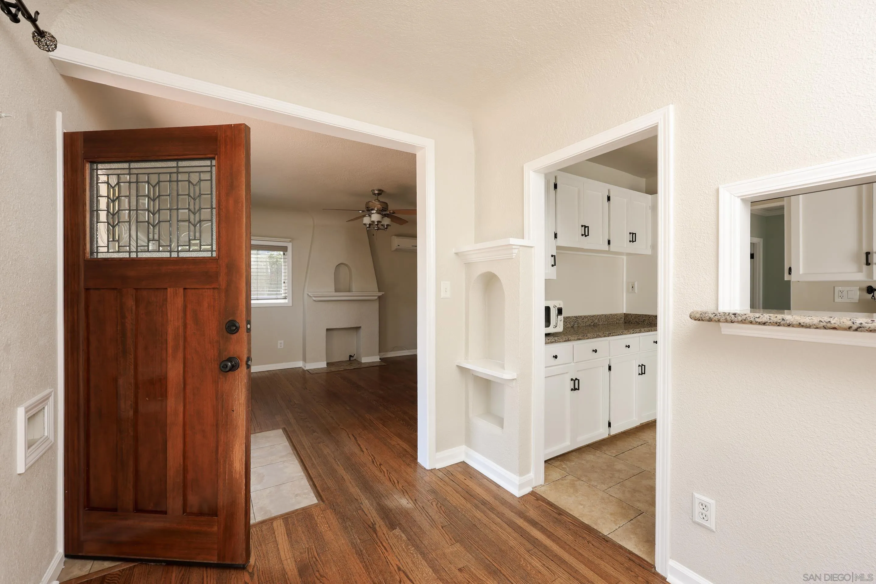 https://cdn.realtyfeed.com/cdn/127/260017418/22374371fc26f44731de00eca439c4ca.webp